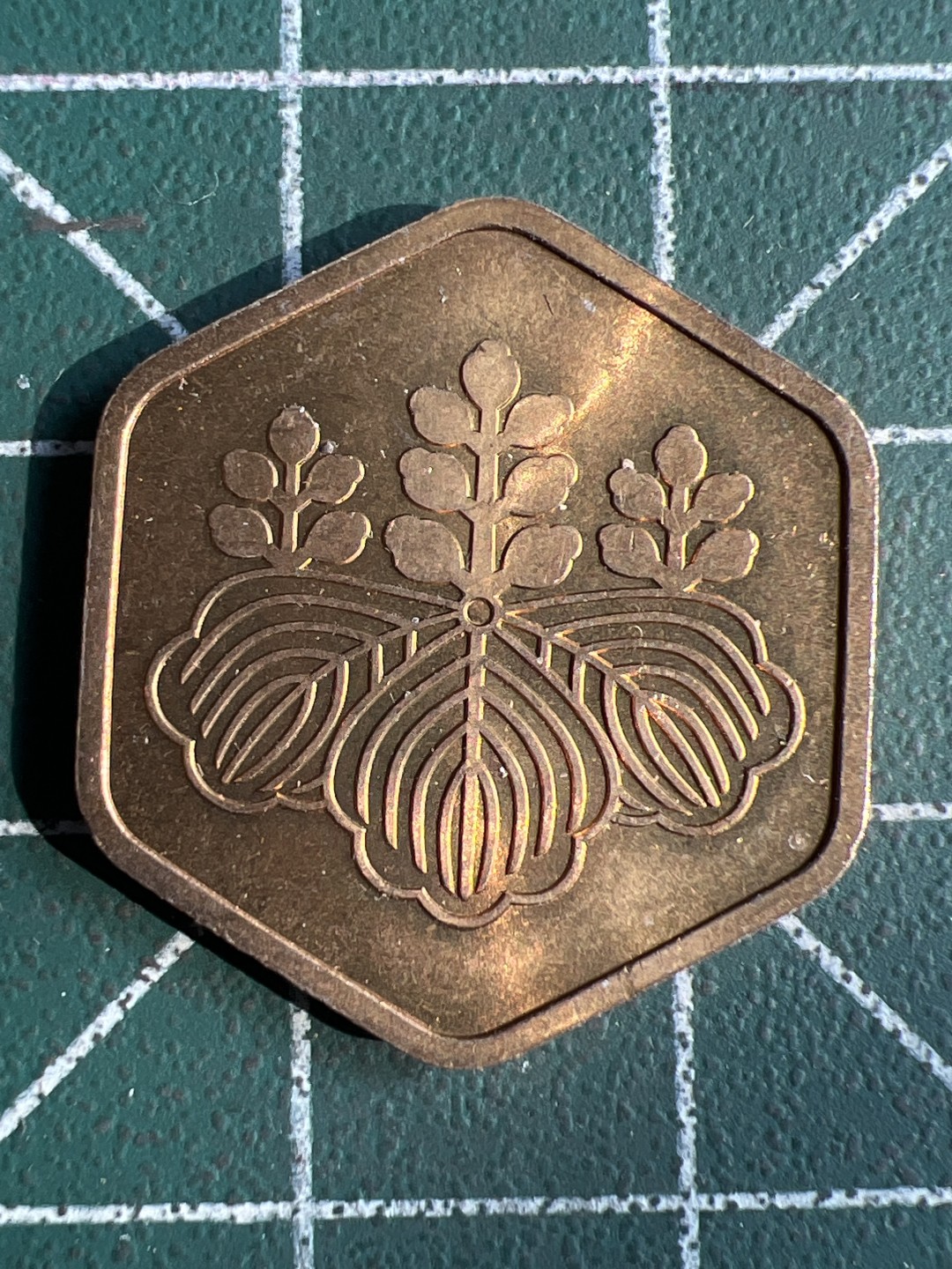 泡泡堂微拍第六十五幕硬币捡漏可累计专场👿👿，零佣金，零押金，累计满二十元包邮，接受代拍业务 1985年造币厂国花铜章