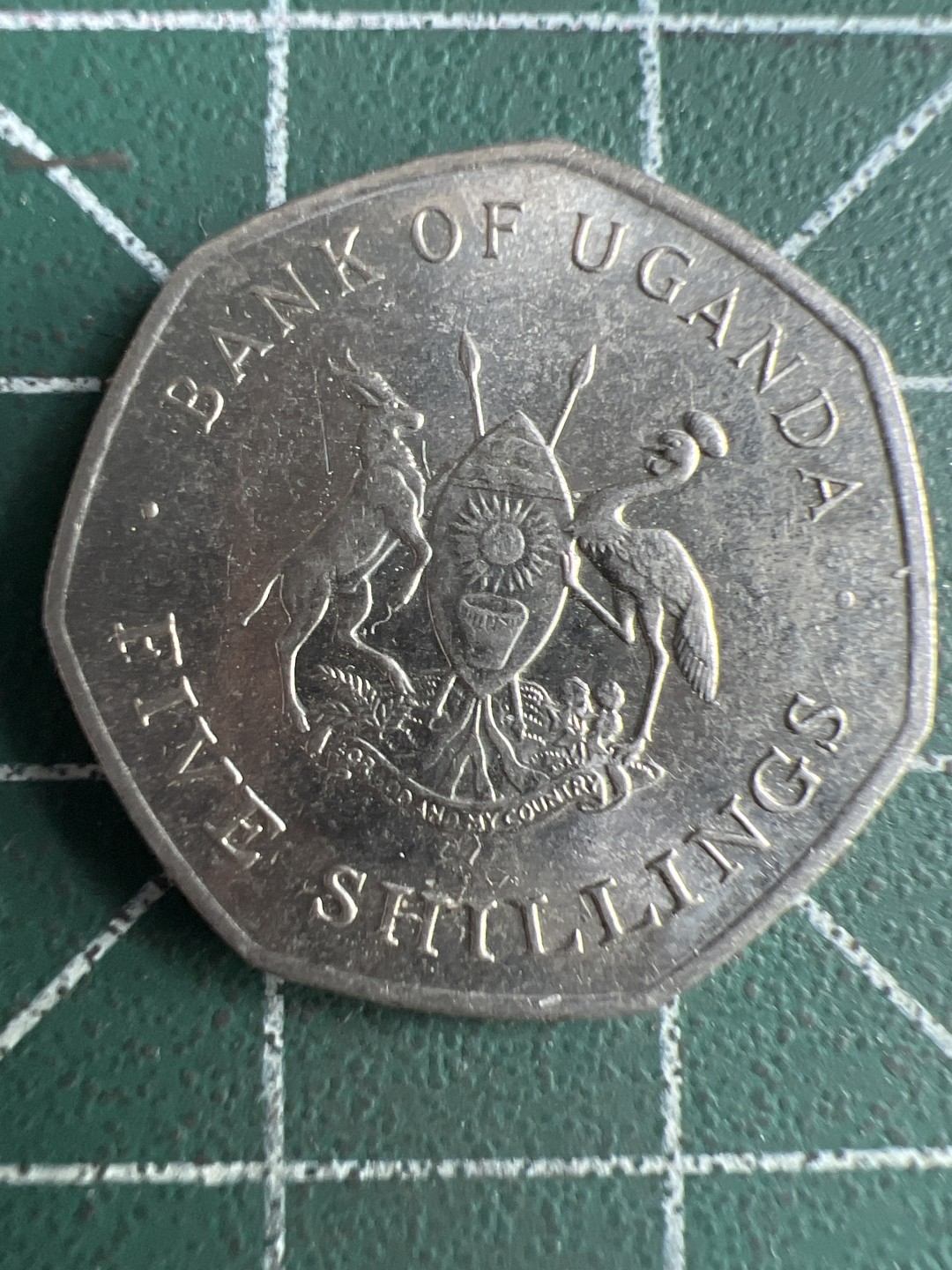 泡泡堂微拍第六十六幕硬币捡漏可累计专场👿👿，零佣金，零押金，累计满二十元包邮，接受代拍业务 乌干达5先令多边形