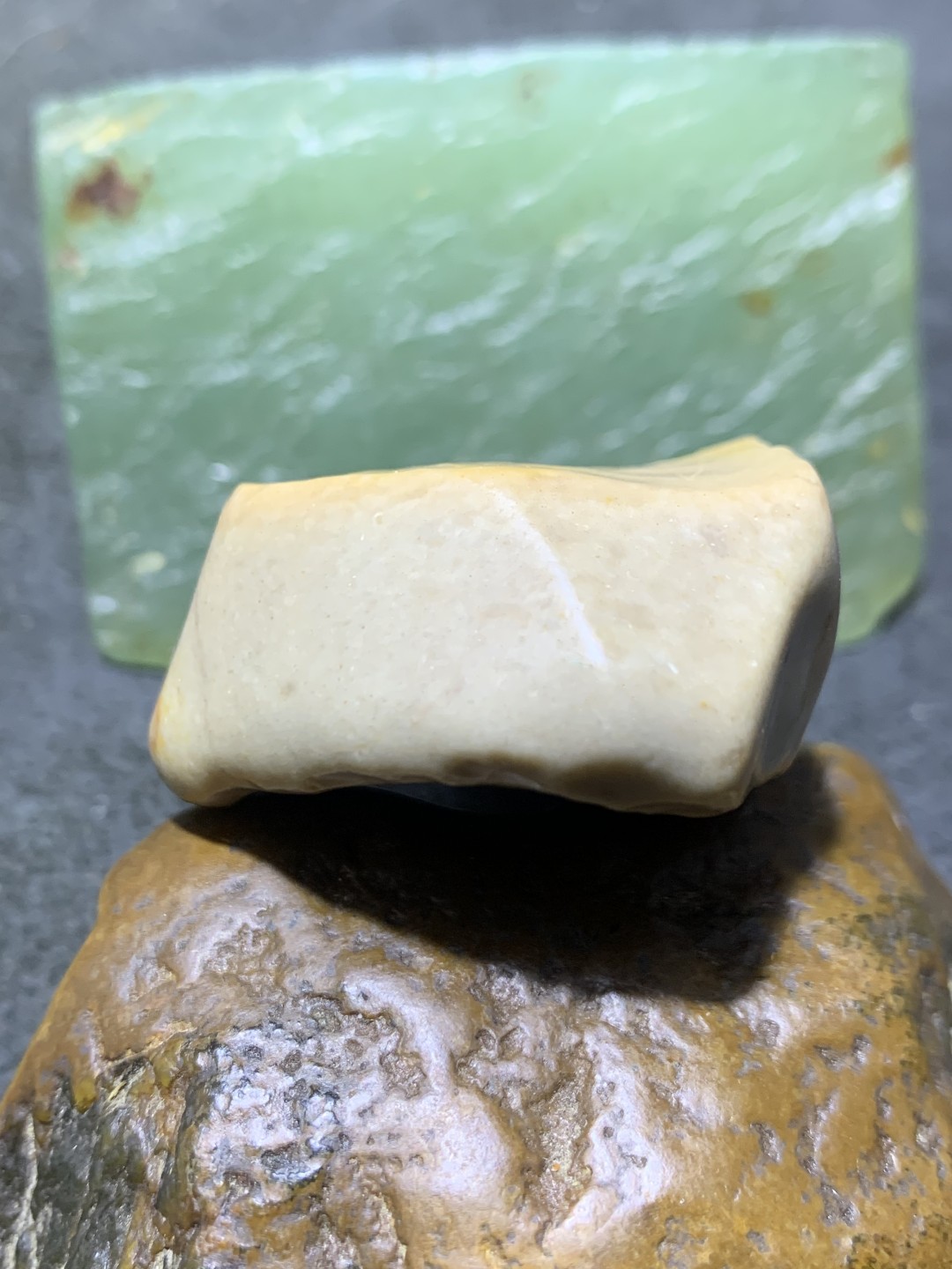 精美戈壁彩玉手工雕刻忍字把件（吊坠)一个！
