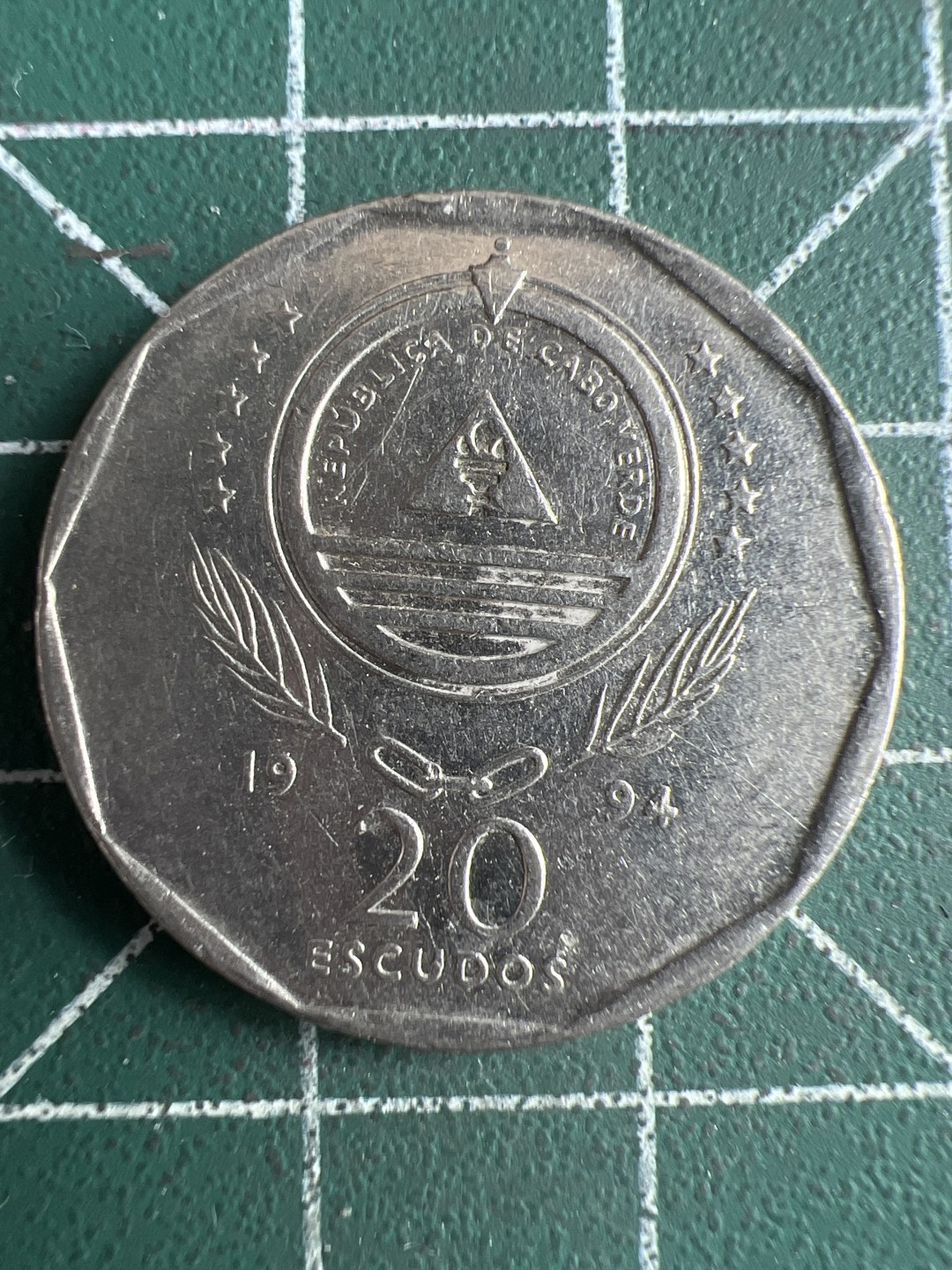 泡泡堂微拍第六十五幕硬币捡漏可累计专场👿👿，零佣金，零押金，累计满二十元包邮，接受代拍业务 佛得角20埃