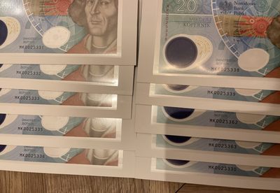 全新UNC波兰20哥白尼塑料纪念钞带原装册 全程无4/7