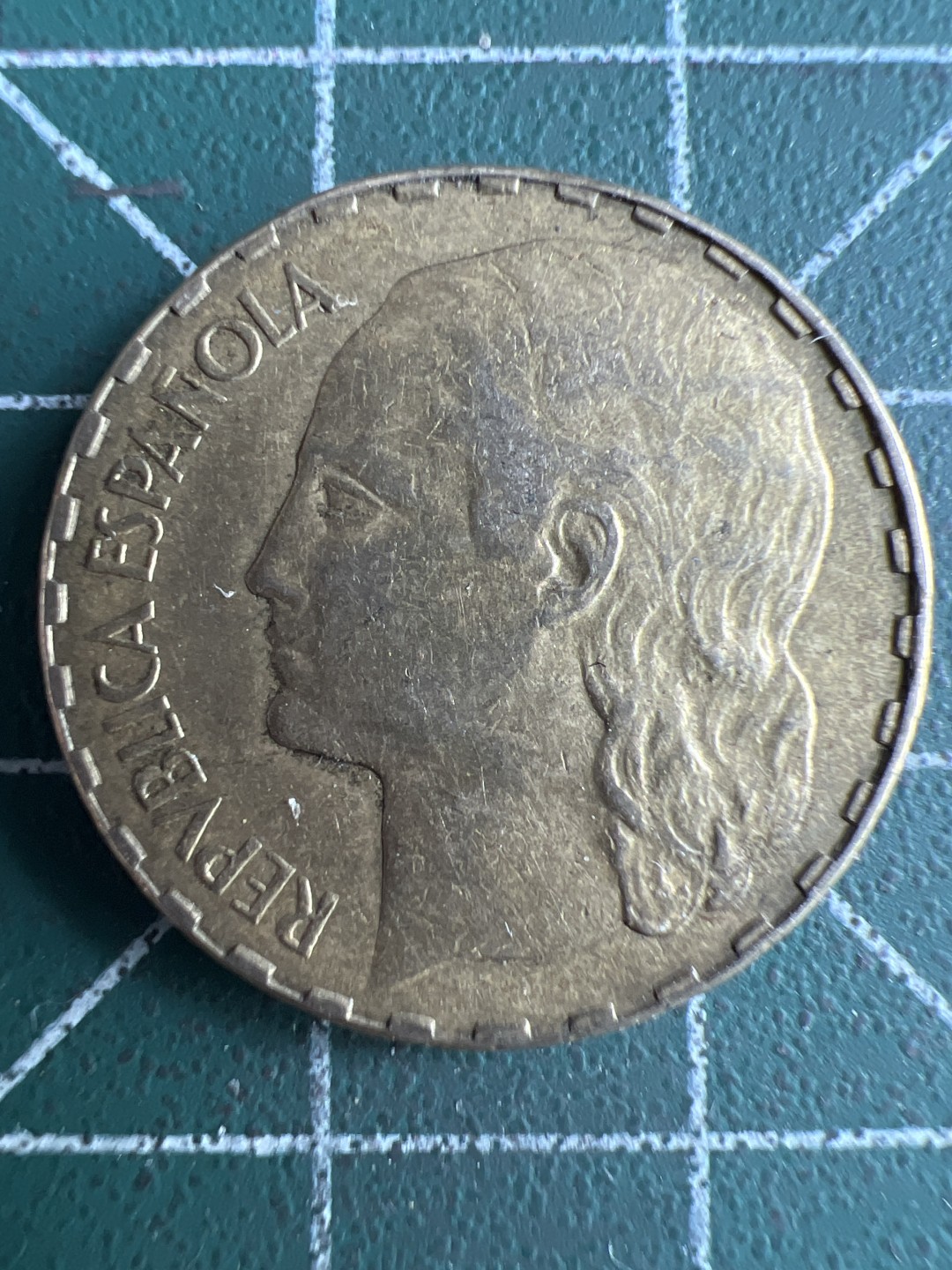 泡泡堂微拍第六十六幕硬币捡漏可累计专场👿👿，零佣金，零押金，累计满二十元包邮，接受代拍业务 西班牙一比塞塔