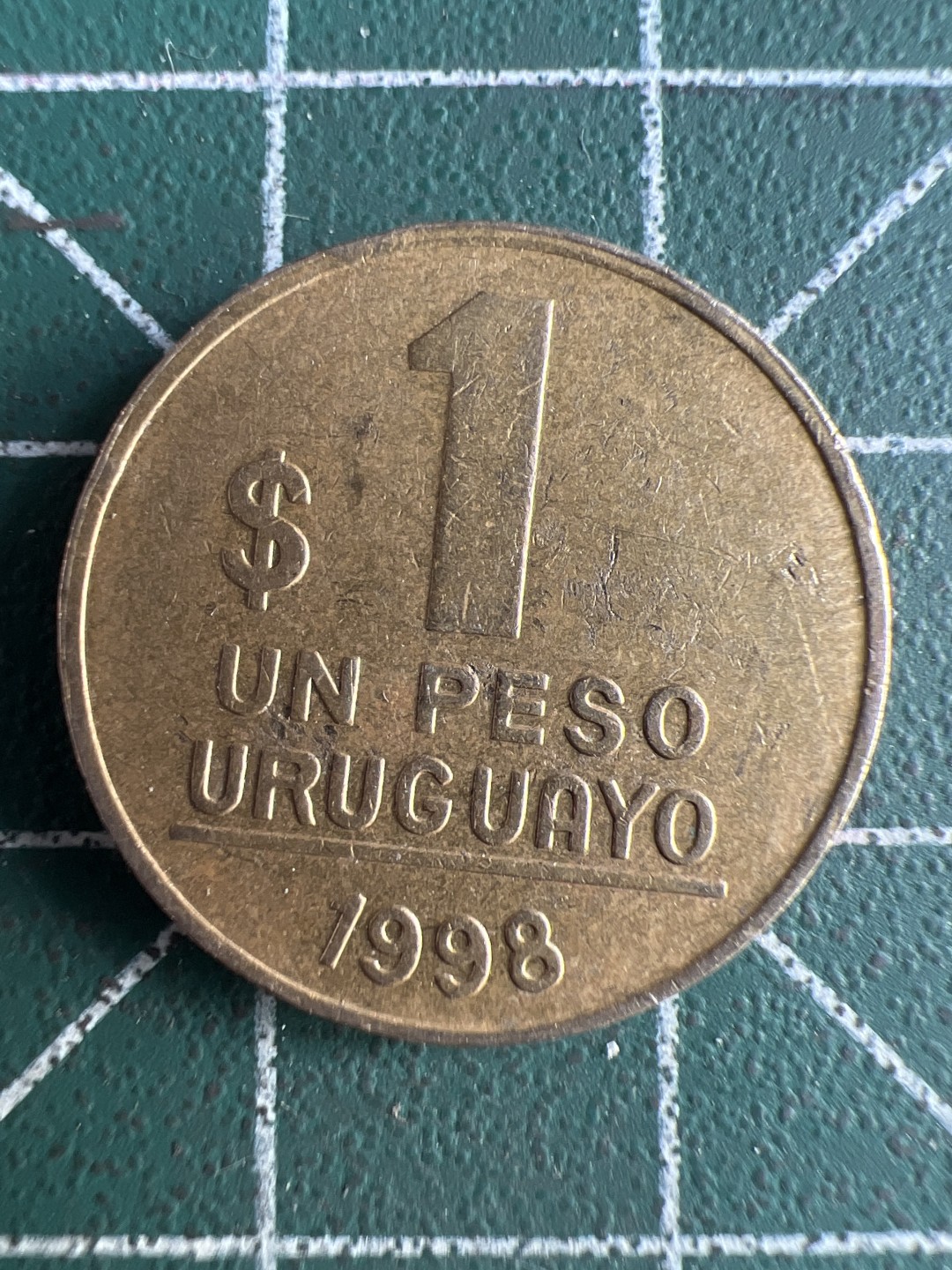 泡泡堂微拍第六十四幕硬币捡漏可累计专场👿👿，零佣金，零押金，累计满二十元包邮，接受代拍业务 乌拉圭1比索