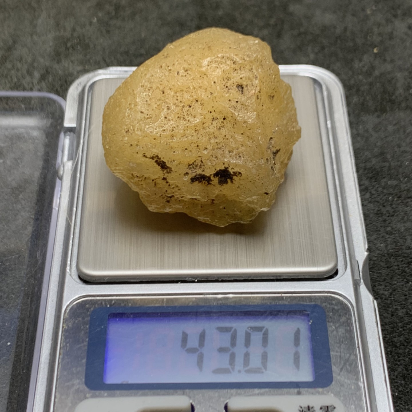 放福利！精美天然高玉化戈壁麻皮原石一颗，