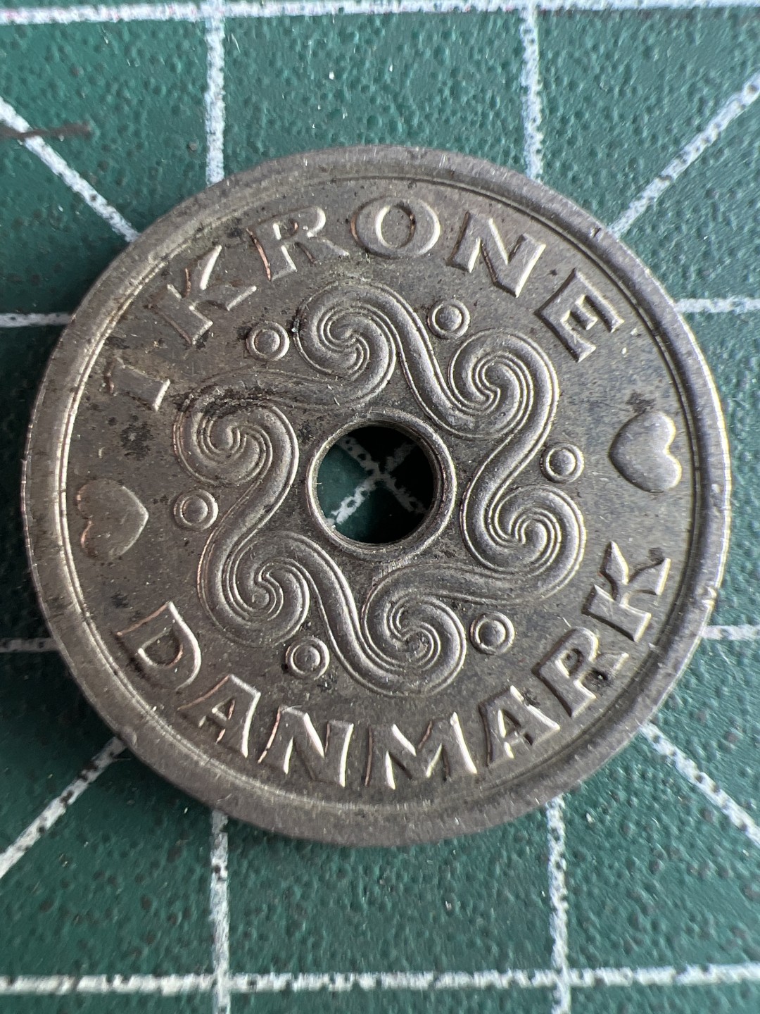 泡泡堂微拍第六十四幕硬币捡漏可累计专场👿👿，零佣金，零押金，累计满二十元包邮，接受代拍业务 丹麦5克朗中孔异型币