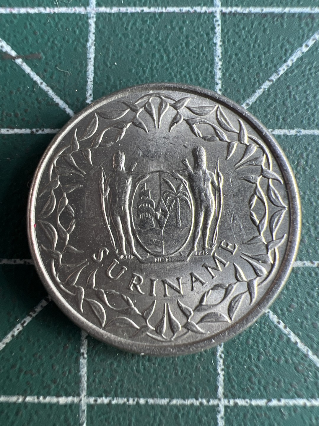 泡泡堂微拍第六十四幕硬币捡漏可累计专场👿👿，零佣金，零押金，累计满二十元包邮，接受代拍业务 苏里南25分