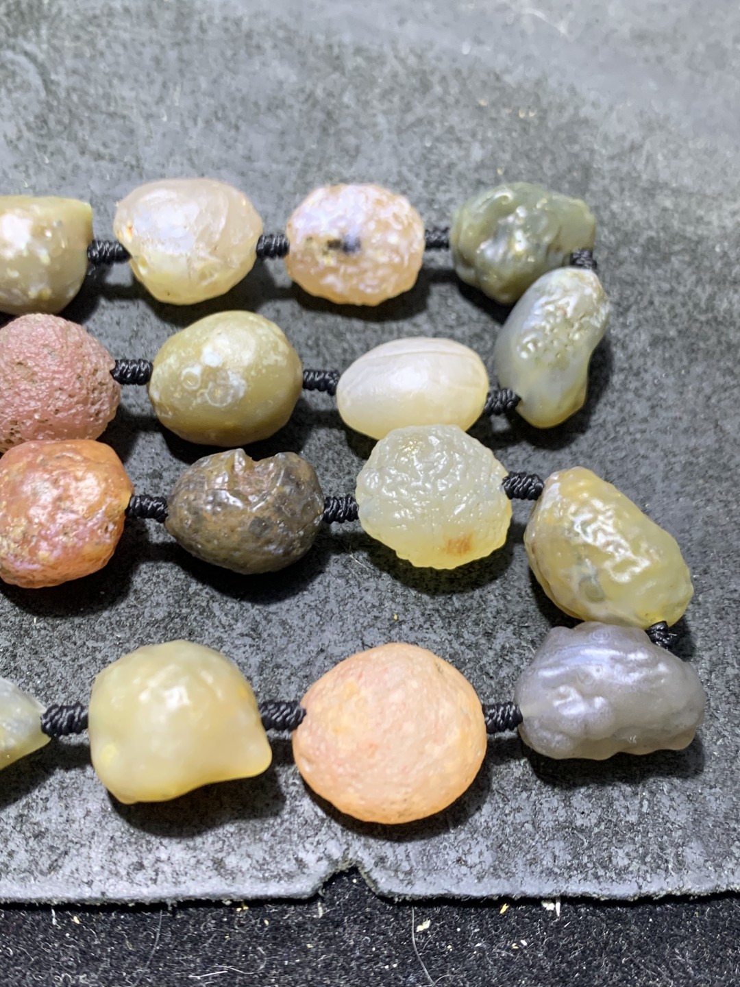 精美戈壁大颗粒青花筋脉石项链一条，