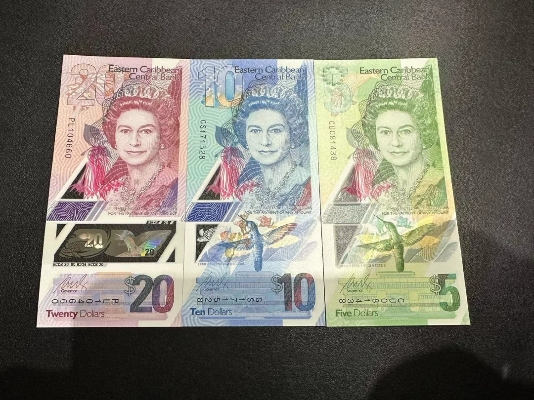 《外钞收藏家》第二百四十二期（连拍场） 东加勒比5、10、20三张一起 全新UNC