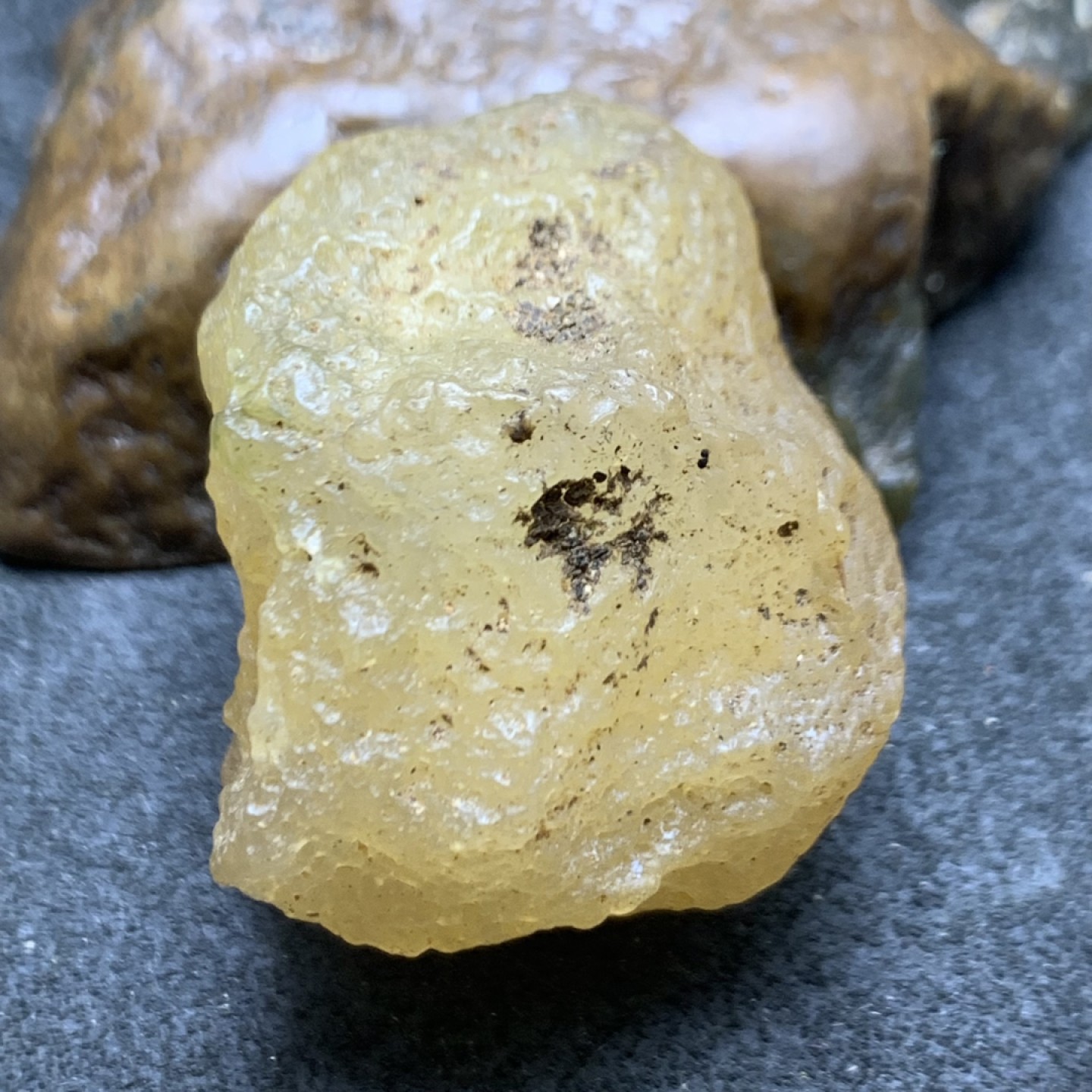 放福利！精美天然高玉化戈壁麻皮原石一颗，