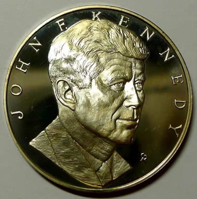 世界钱币收藏总仓 - 美国1963年肯尼迪逝世纪念精制大银章