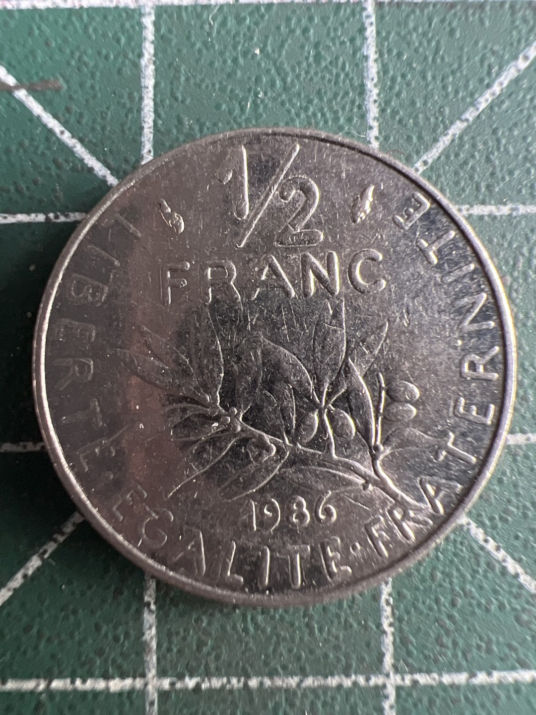 泡泡堂第230期  世界硬币邮票 （无押金，无佣金，捡漏，全场20包邮，偏远地区除外） 法国1/2法