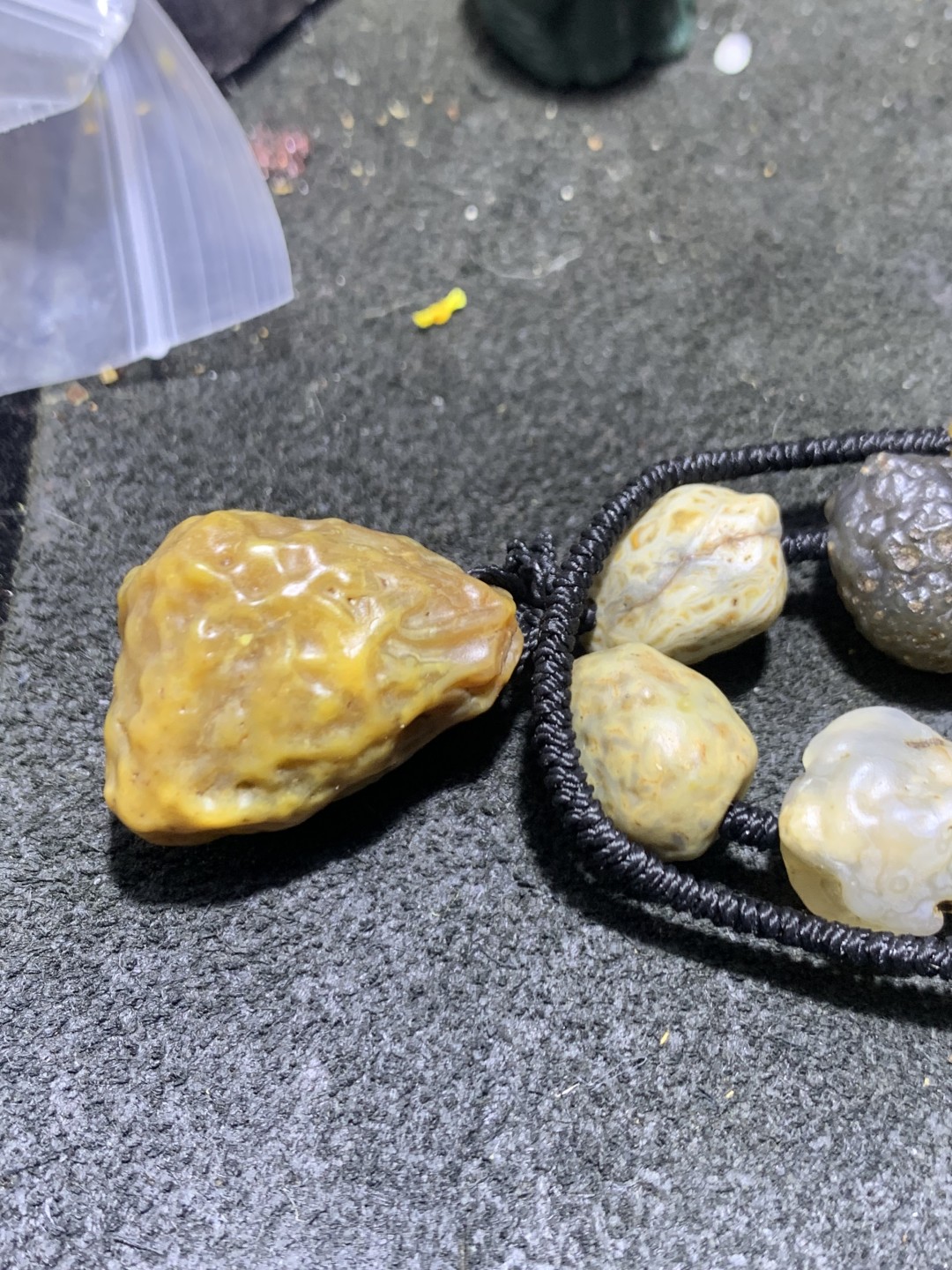 精美戈壁大颗粒青花筋脉石项链一条，