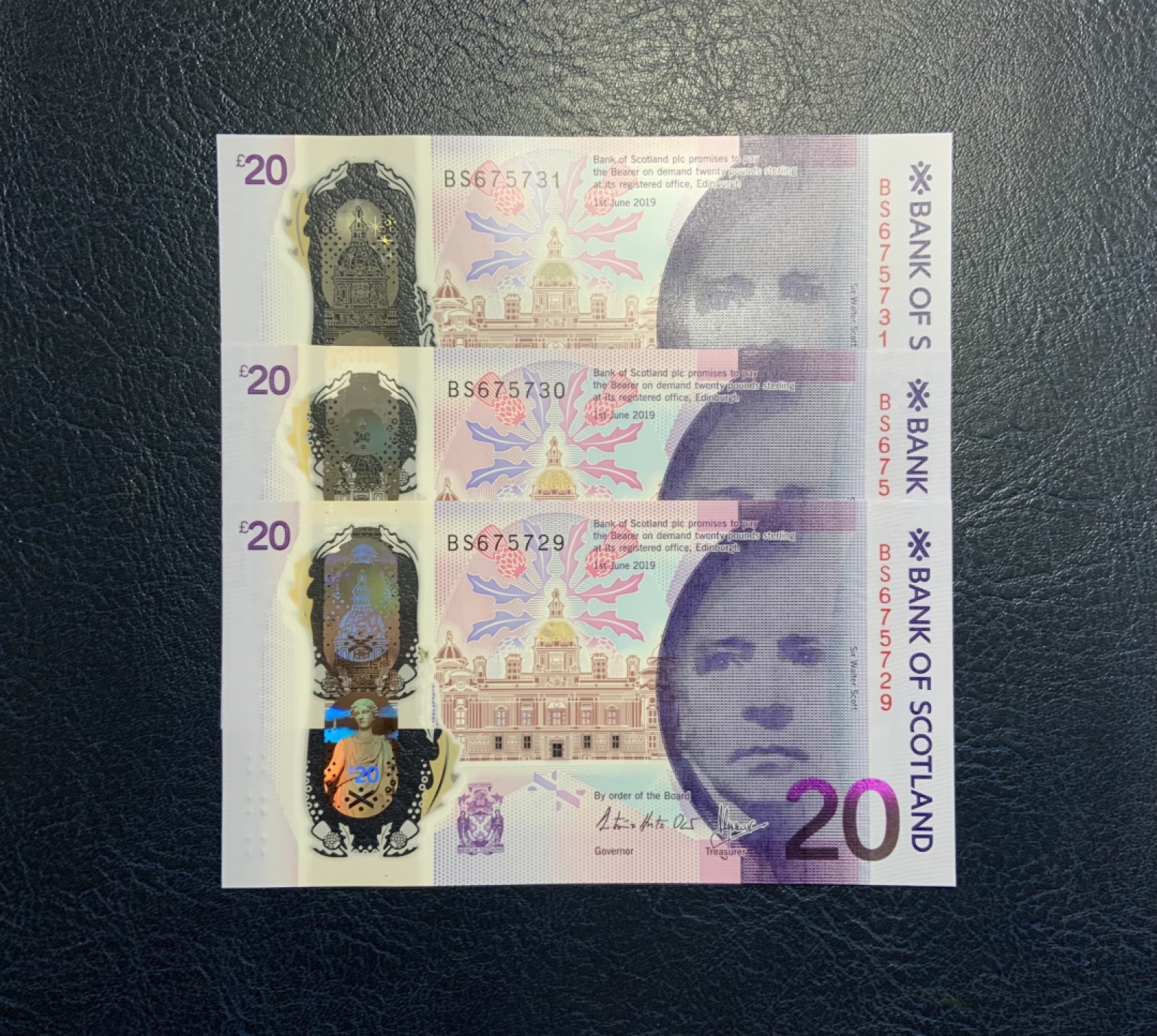 收藏联盟Quantum Auction 第233期拍卖 苏格兰2019年20镑三连号 品相全新