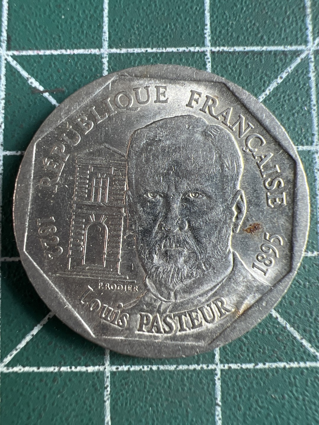 泡泡堂微拍第九十幕硬币捡漏可累计专场👿👿，累计满二十元包邮，接受代拍业务 法国2法郎纪念币