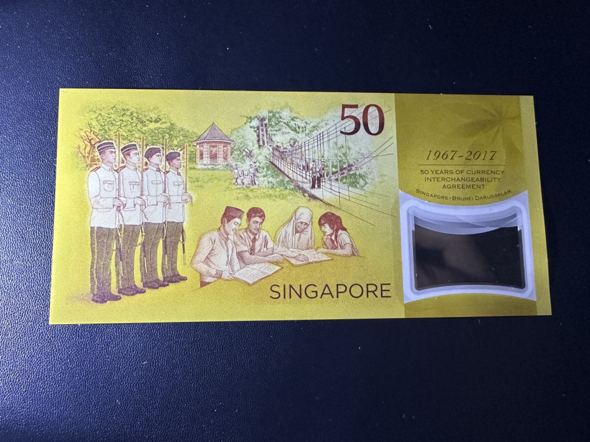《外钞收藏家》第二百四十二期（连拍场） 新加坡50元 纪念钞 全新UNC