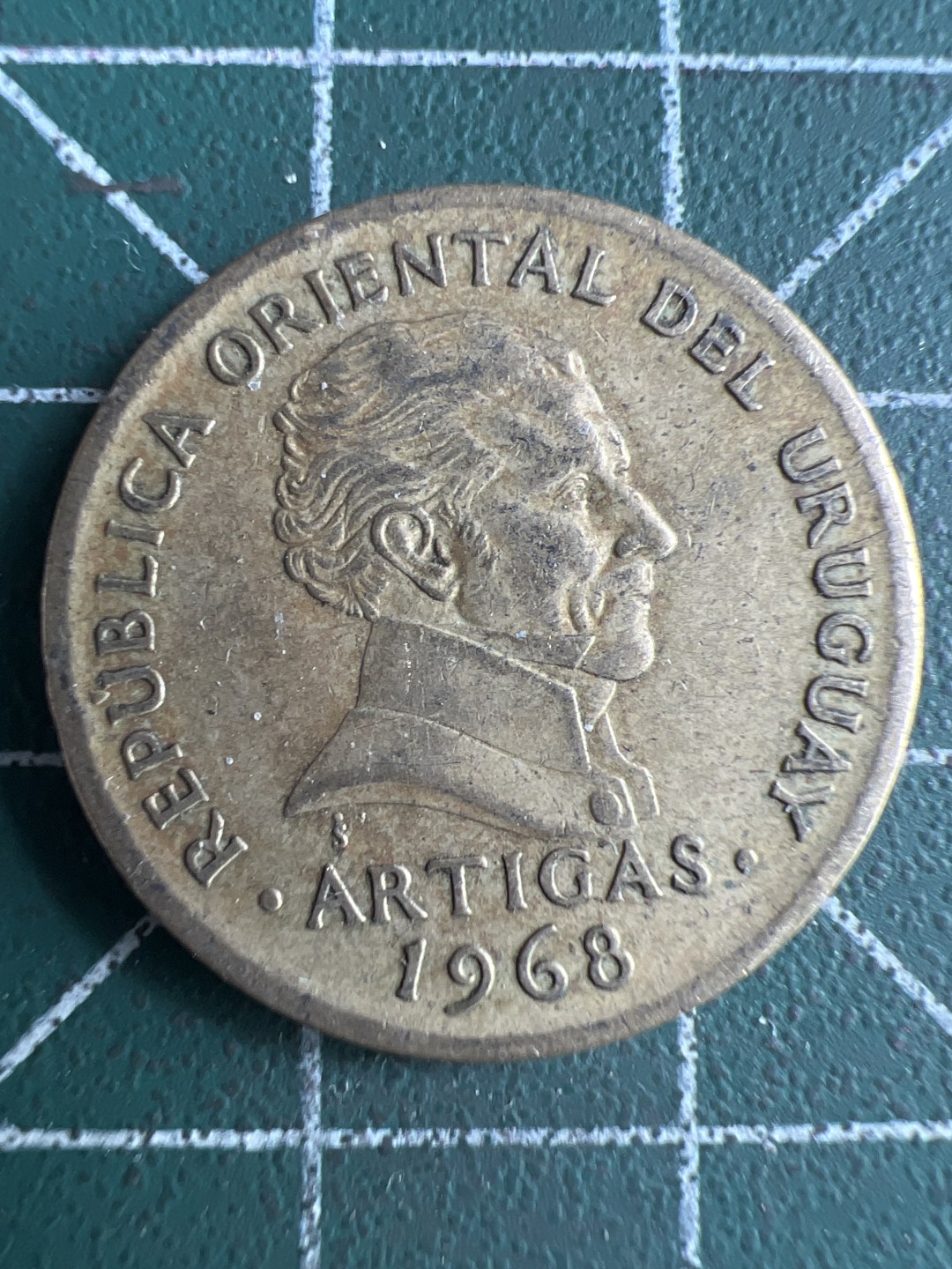 泡泡堂微拍第六十六幕硬币捡漏可累计专场👿👿，零佣金，零押金，累计满二十元包邮，接受代拍业务 乌拉圭10比索