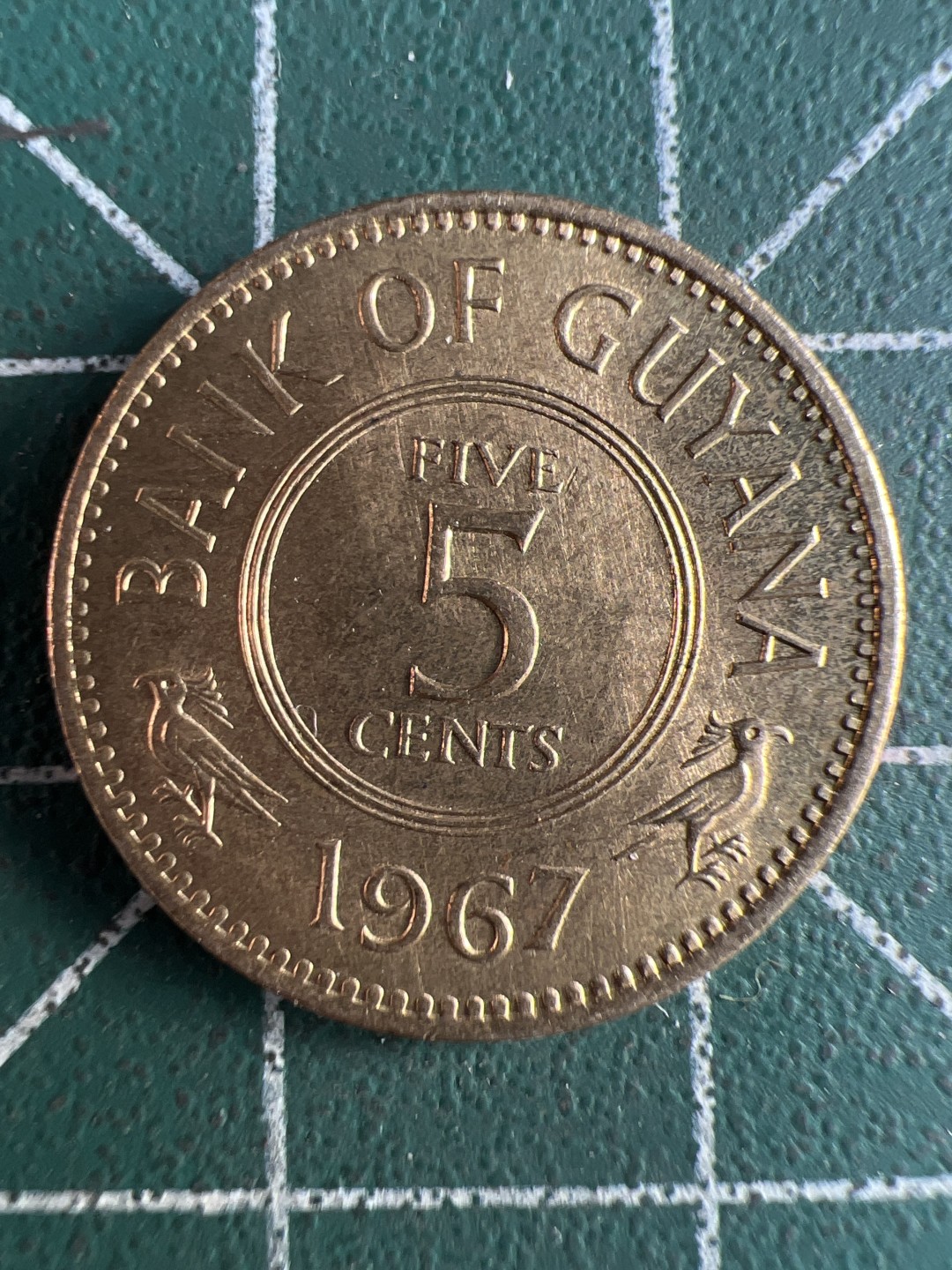 泡泡堂微拍第六十四幕硬币捡漏可累计专场👿👿，零佣金，零押金，累计满二十元包邮，接受代拍业务 圭亚那五分