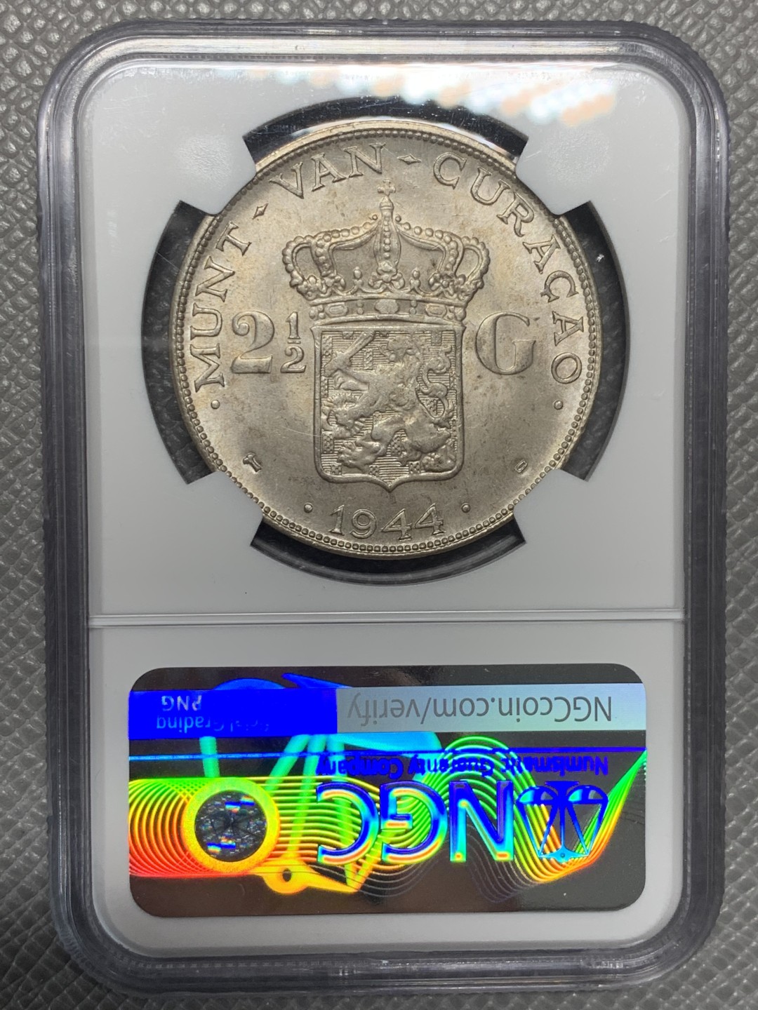 《竞宝斋》第136场-周日，周一连拍 (全场包邮) NGC-MS63 荷属库拉索1944 2.5盾大银币 带漂亮老包浆 铸造量仅为荷属东印度2.5盾的1／10 潜力品种