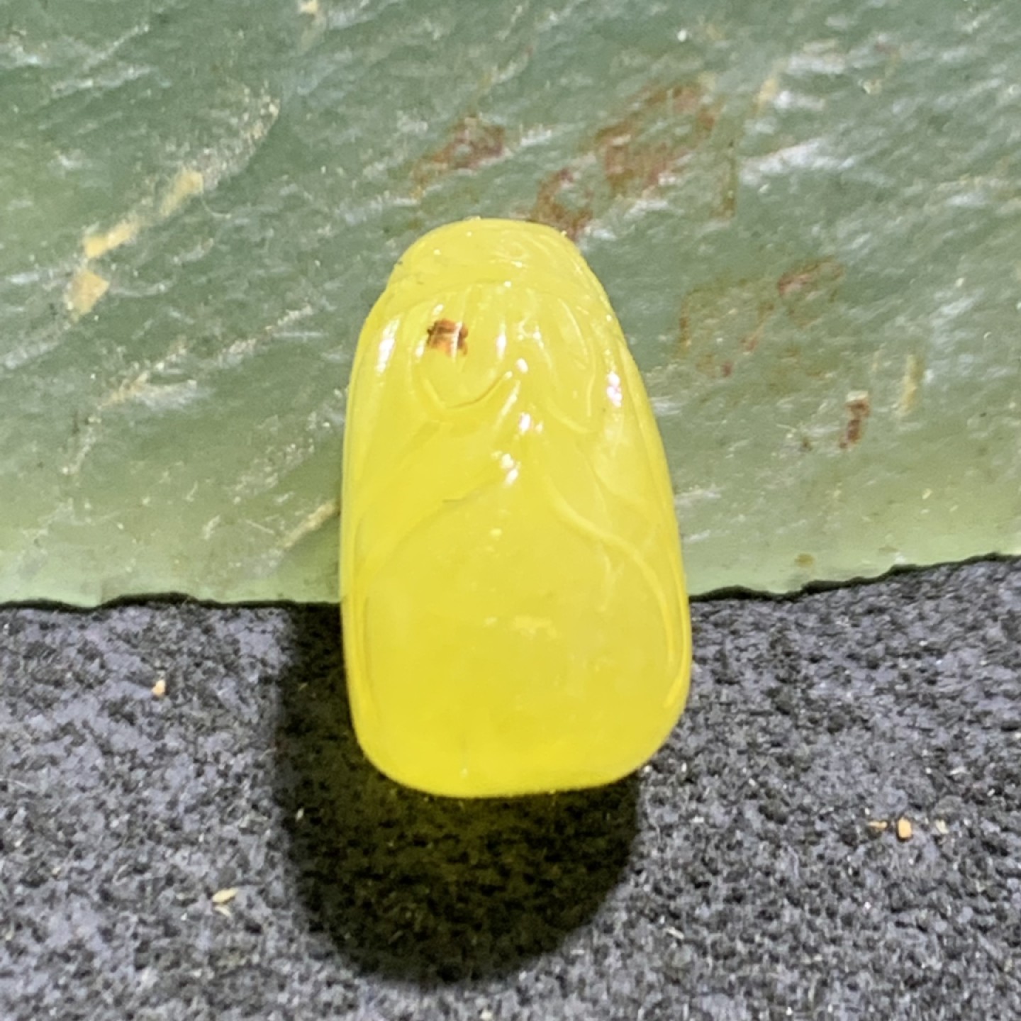 精美天然蜜蜡雕钱袋小吊坠一个