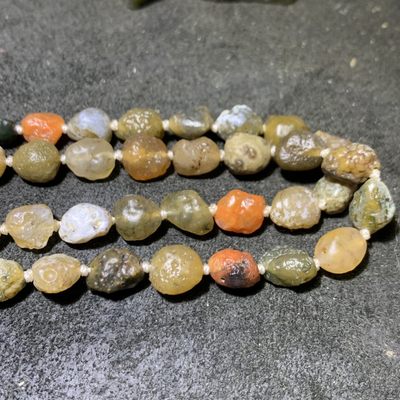 精美阿拉善筋脉玛瑙大颗粒原石108项链一条， 精美阿拉善筋脉玛瑙大颗粒原石108项链一条，