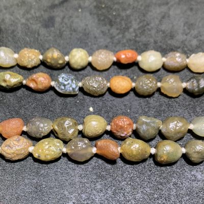 精美阿拉善筋脉玛瑙大颗粒原石108项链一条， 精美阿拉善筋脉玛瑙大颗粒原石108项链一条，