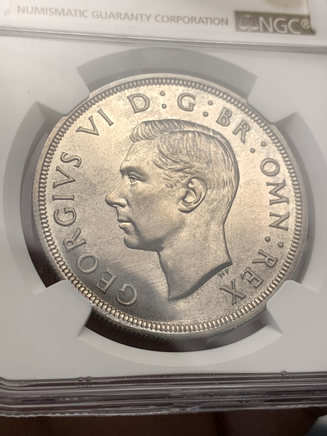 《竞宝斋》第136场-周日，周一连拍 (全场包邮) NGC-PF64 英国 1937年乔治六世精制一克朗银币 全新镜面光状态