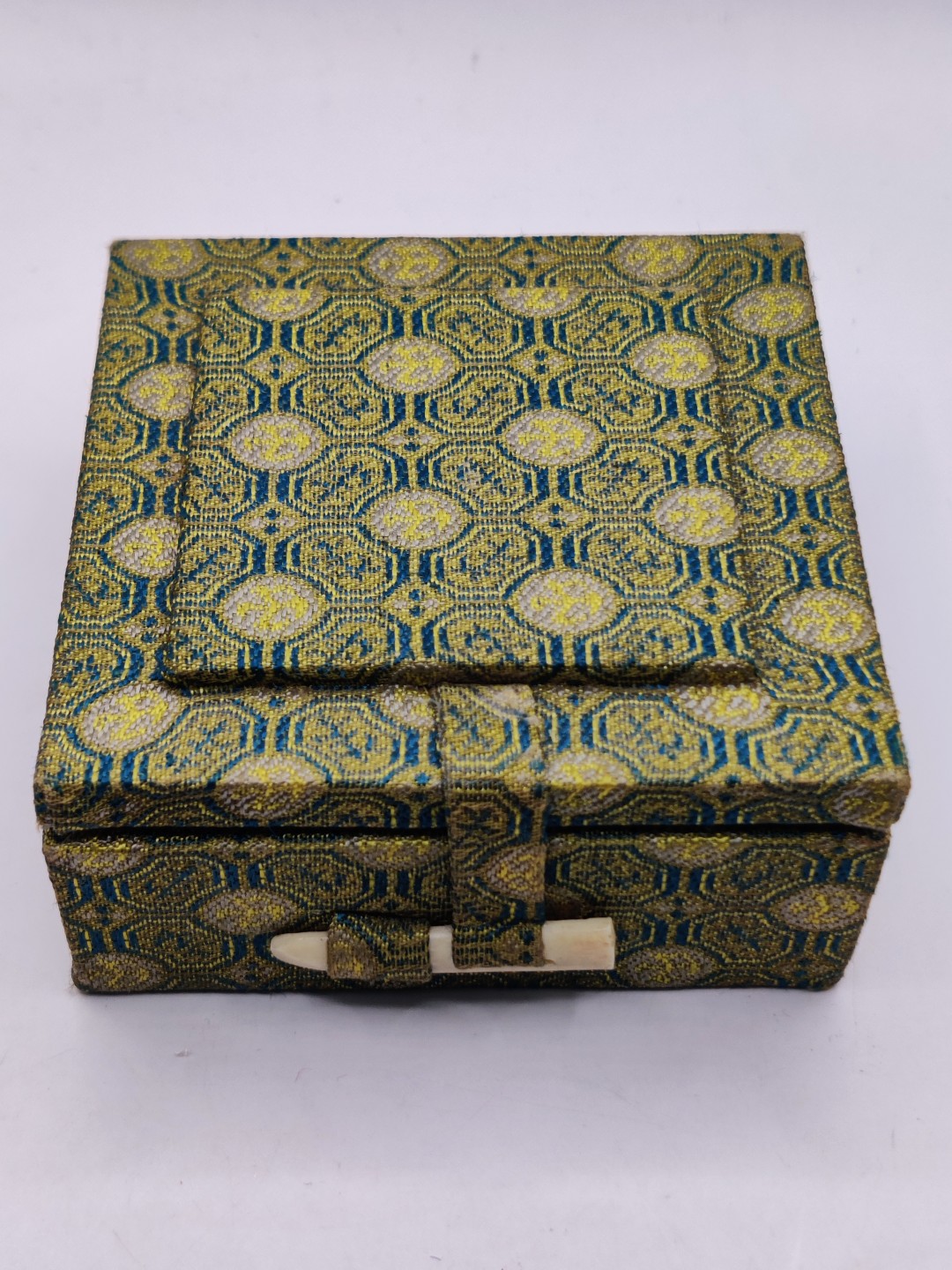 全场0元起拍 第32期 咸鱼国勋章拍卖专场 2月22日（周三）下午6：00开始 中日友好鉴真大和尚大铜章 上海造币局制-