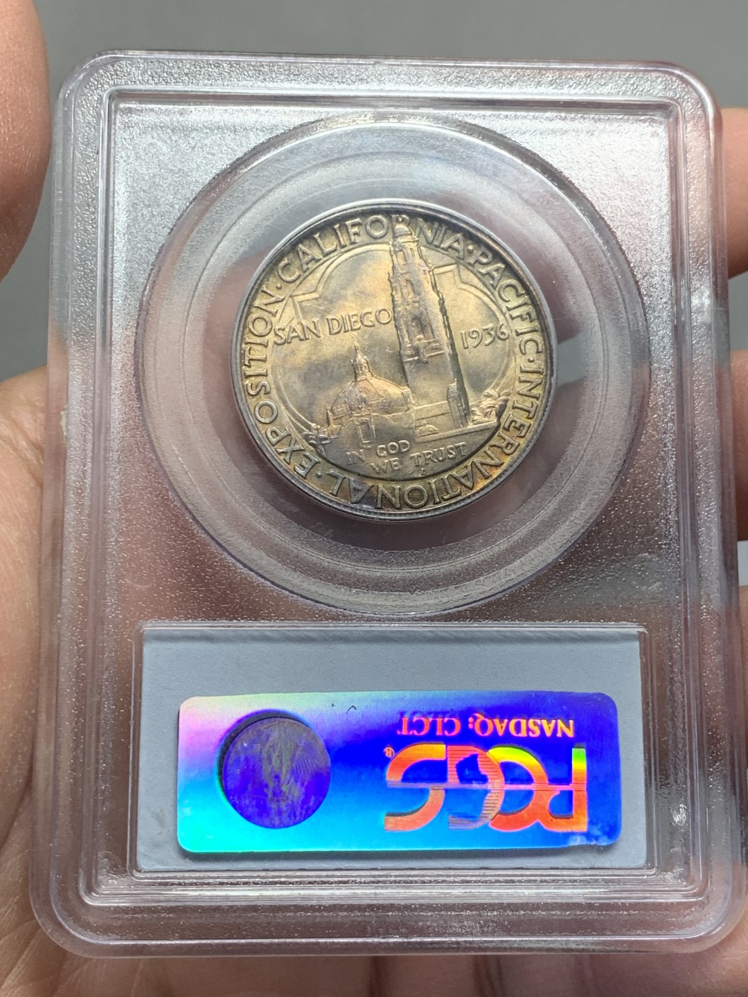 《竞宝斋》第136场-周日，周一连拍 (全场包邮) PCGS MS65 美国 1936年 圣迭戈半圆银币 老P盒 整个币两面黄油光 正面七彩环彩 状态极佳 该枚是同品类中 整体所见最好的一枚 没有之一