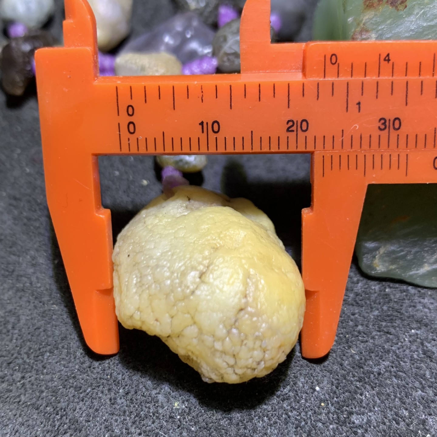 精美阿拉善筋脉石项链一条