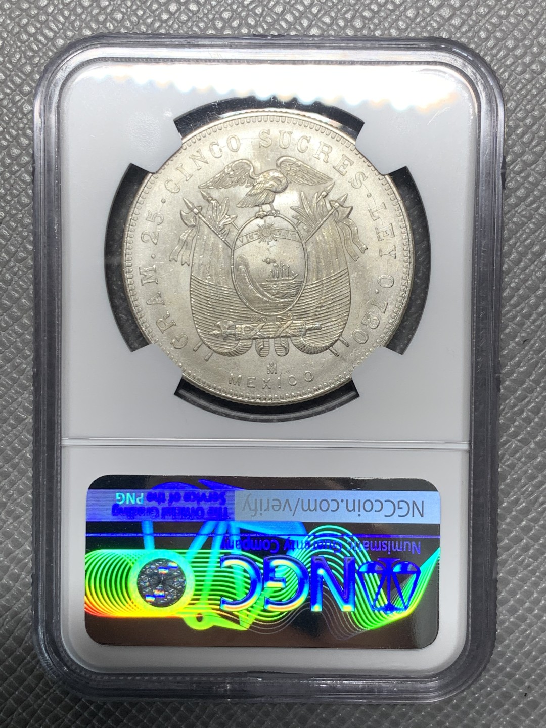 《竞宝斋》第136场-周日，周一连拍 (全场包邮) NGC-MS62 厄瓜多尔 1943年 5苏克雷大银币 寒冰霜光全深打 出厂原卷状态 绝对低评！