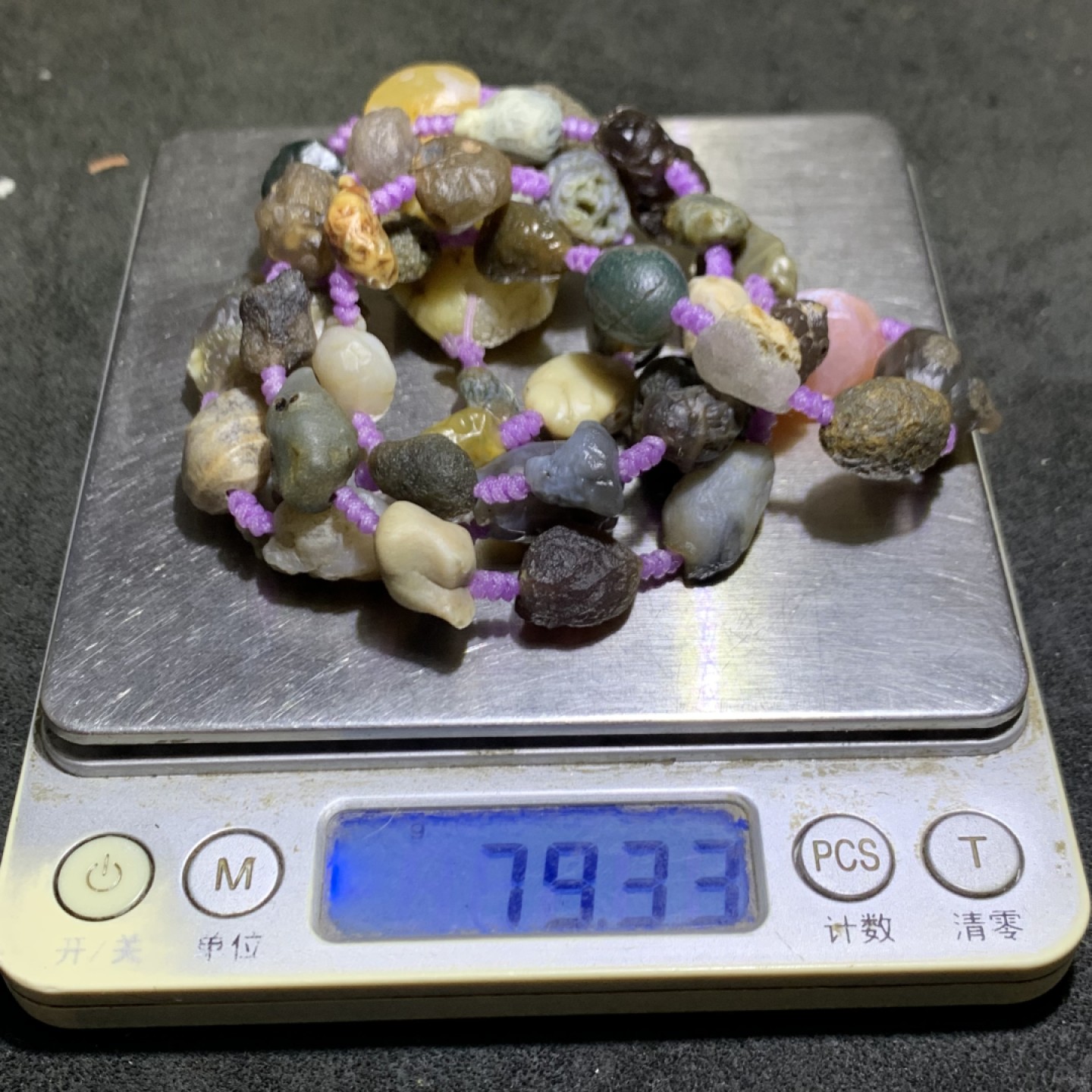 精美阿拉善筋脉石项链一条