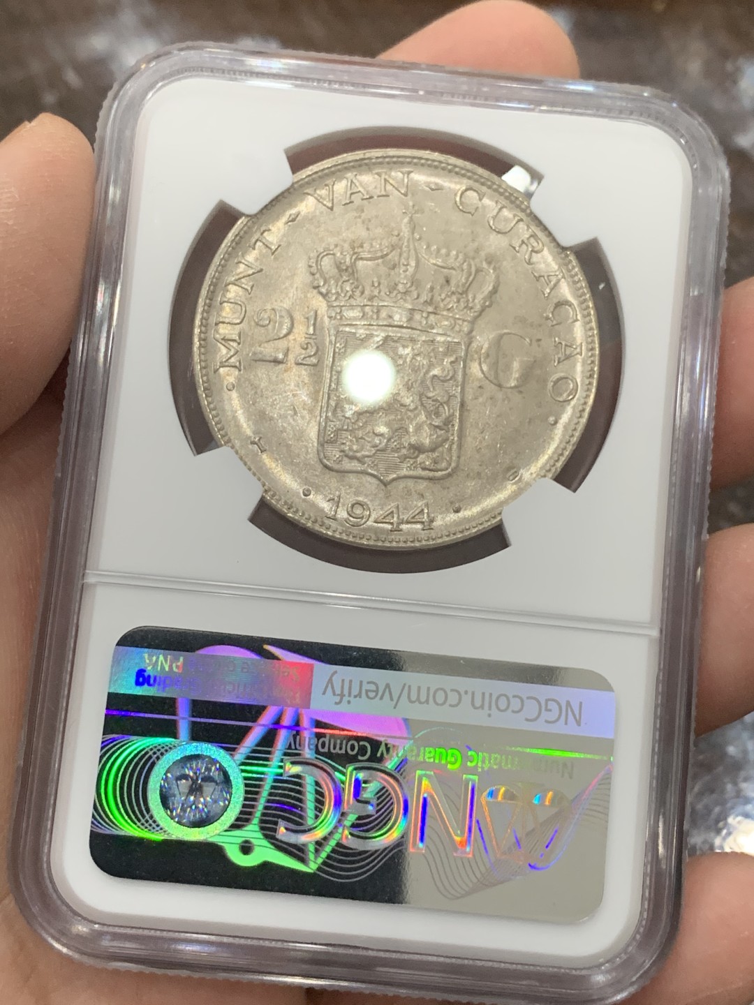 《竞宝斋》第136场-周日，周一连拍 (全场包邮) NGC-MS63 荷属库拉索1944 2.5盾大银币 带漂亮老包浆 铸造量仅为荷属东印度2.5盾的1／10 潜力品种