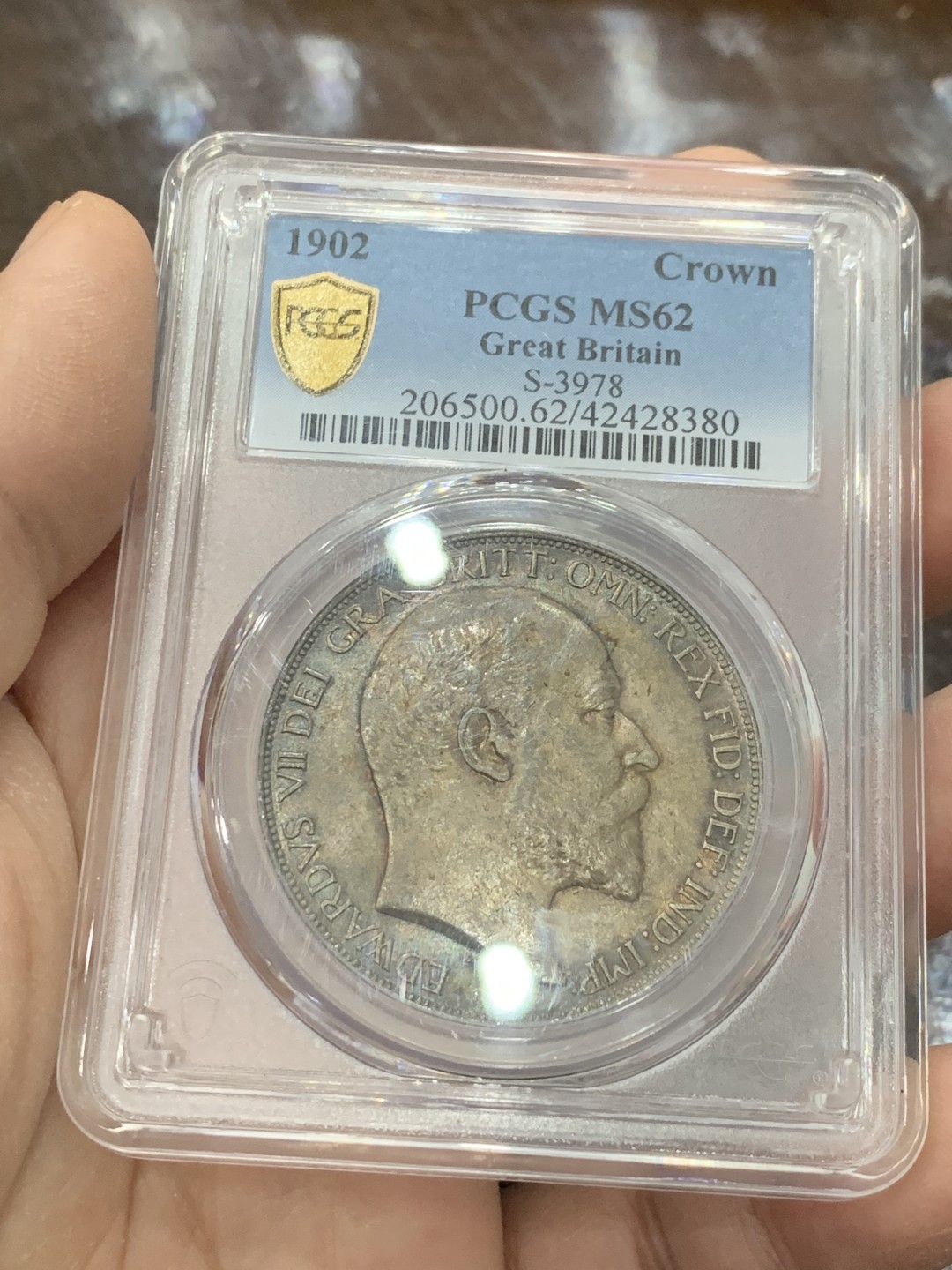 《竞宝斋》第136场-周日，周一连拍 (全场包邮) PCGS MS62 英国 1902年 爱七马剑克朗 普制 发行量仅256000 低评 双面好彩 马剑面细节动人 普制因参与流通 同分好品比精制难很多 好彩更难