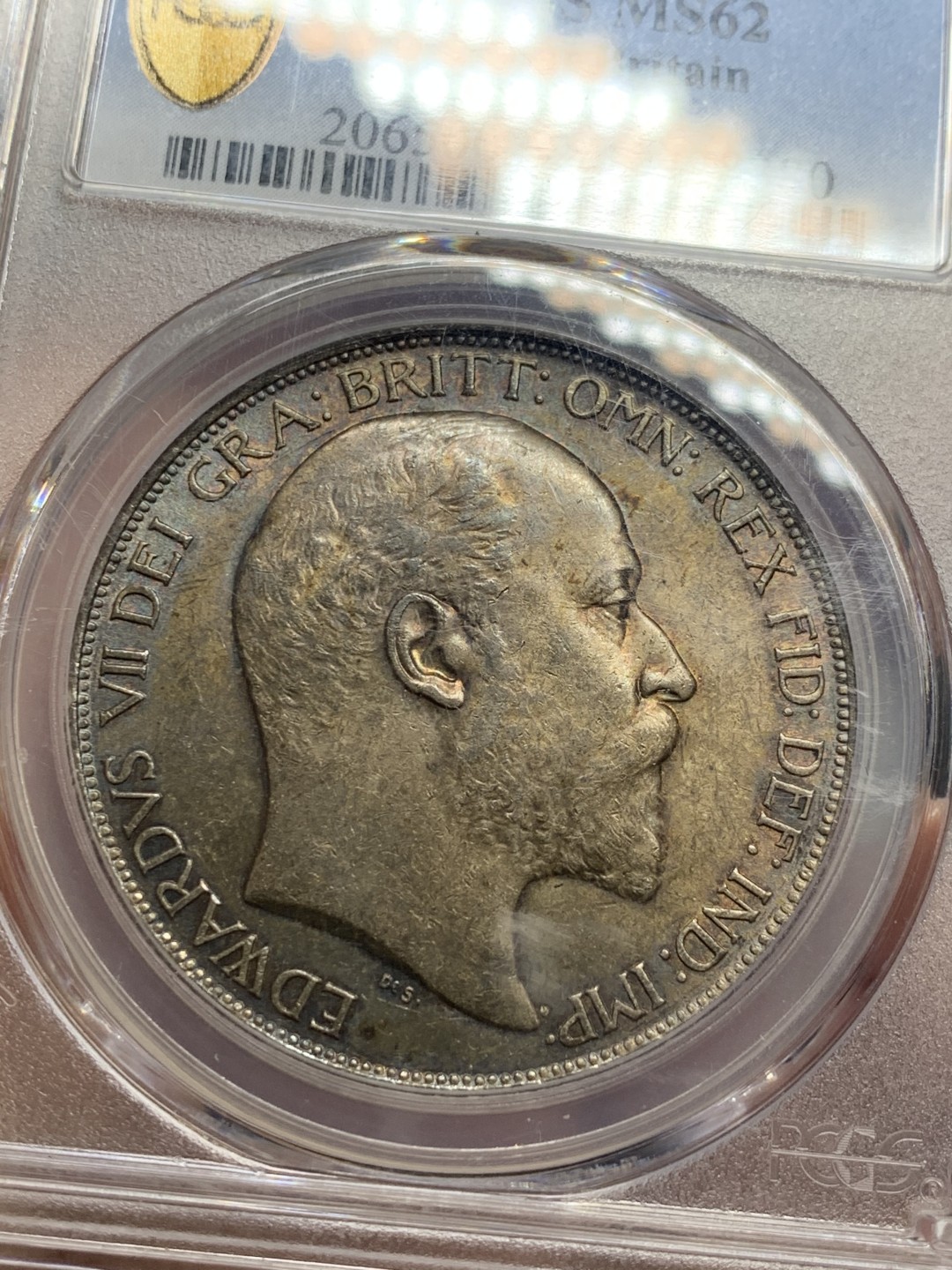 《竞宝斋》第136场-周日，周一连拍 (全场包邮) PCGS MS62 英国 1902年 爱七马剑克朗 普制 发行量仅256000 低评 双面好彩 马剑面细节动人 普制因参与流通 同分好品比精制难很多 好彩更难