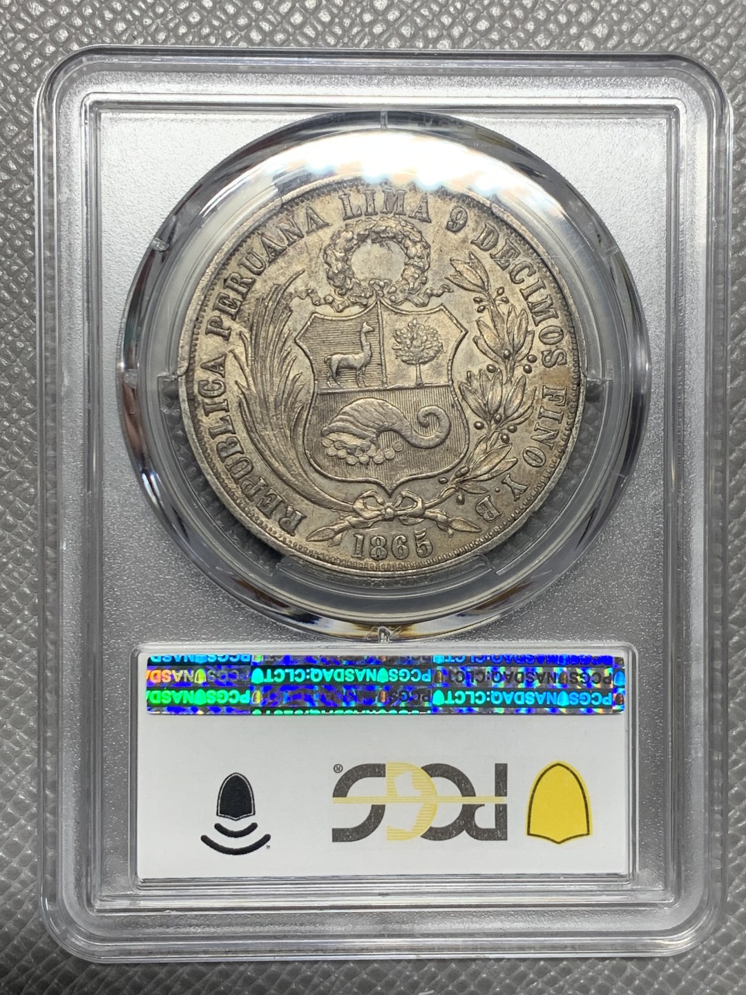 《竞宝斋》第136场-周日，周一连拍 (全场包邮) PCGS-AU53 秘鲁1865年1索尔坐人女神大银币 早期年份秘鲁坐人，同年更高分仅4枚 金彩包浆均匀靓丽，好彩难得