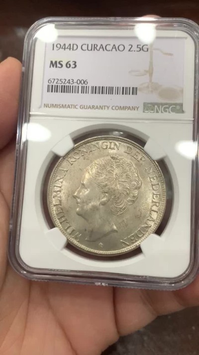 《竞宝斋》第136场-周日，周一连拍 (全场包邮) NGC-MS63 荷属库拉索1944 2.5盾大银币 带漂亮老包浆 铸造量仅为荷属东印度2.5盾的1／10 潜力品种