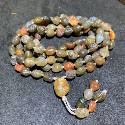 精美阿拉善筋脉玛瑙大颗粒原石108项链一条， 精美阿拉善筋脉玛瑙大颗粒原石108项链一条，