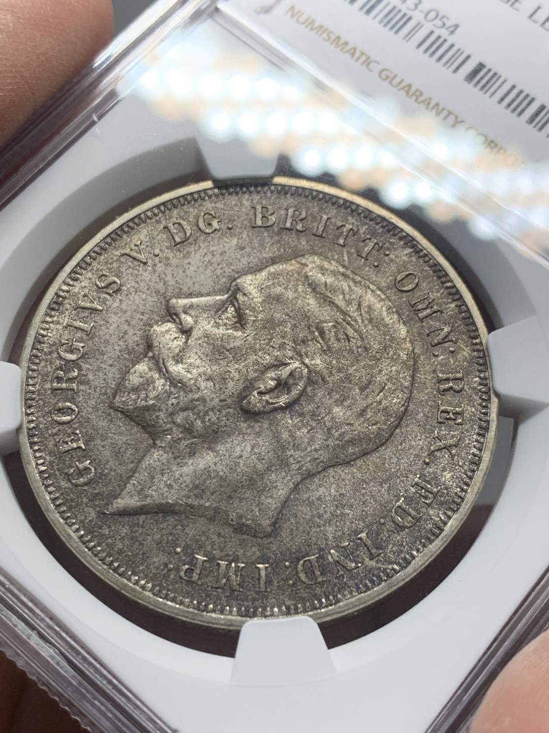 《竞宝斋》第136场-周日，周一连拍 (全场包邮) NGC-MS64  英国 1935年乔治五世一克朗木马剑银币 外拍轻松过千的品种