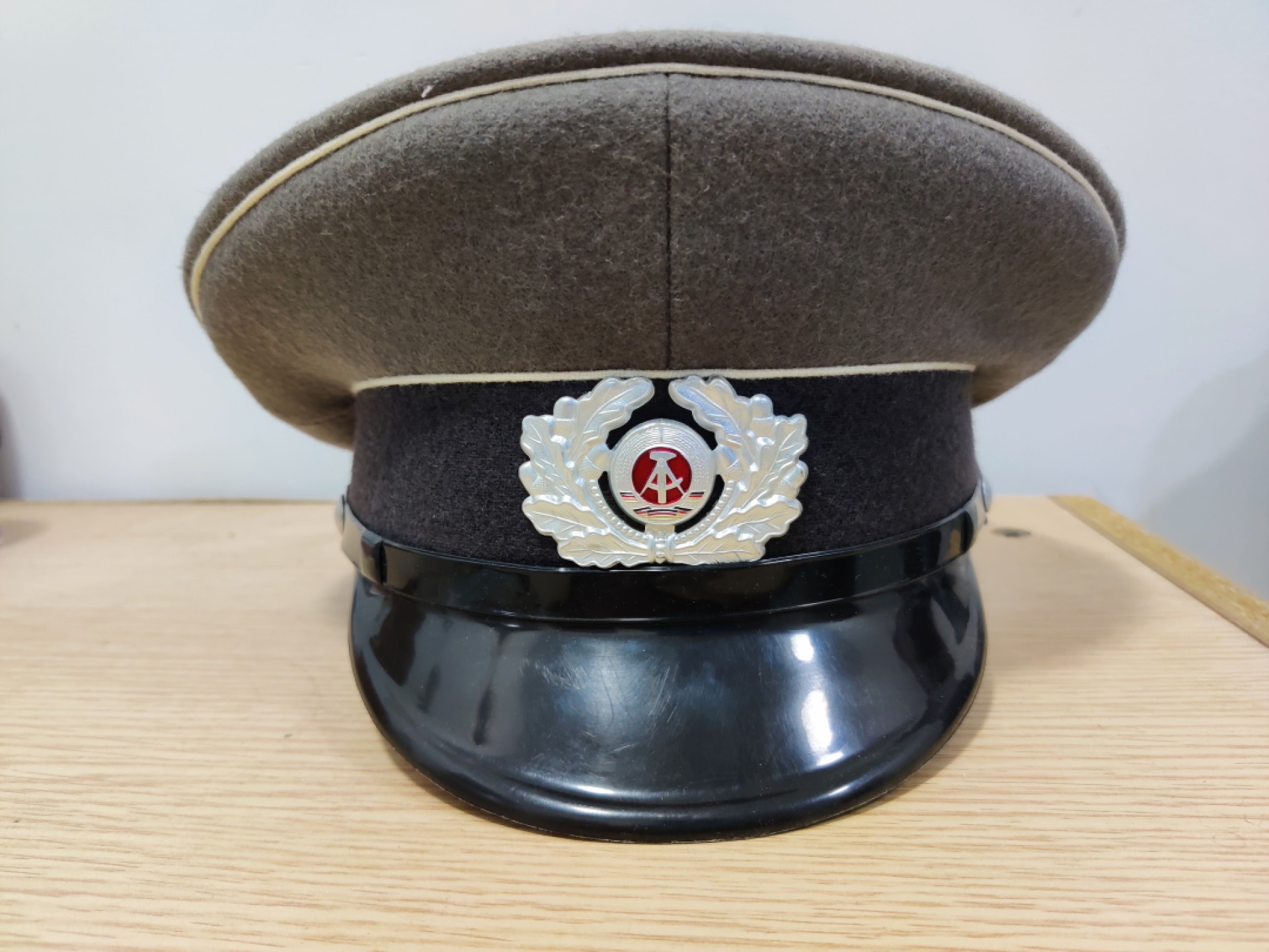 全场0元起拍 第32期 咸鱼国勋章拍卖专场 2月22日（周三）下午6：00开始 东德陆军士官大檐帽 57cm