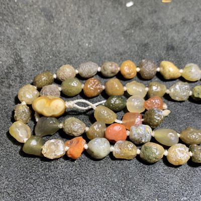 精美阿拉善筋脉玛瑙大颗粒原石108项链一条， 精美阿拉善筋脉玛瑙大颗粒原石108项链一条，