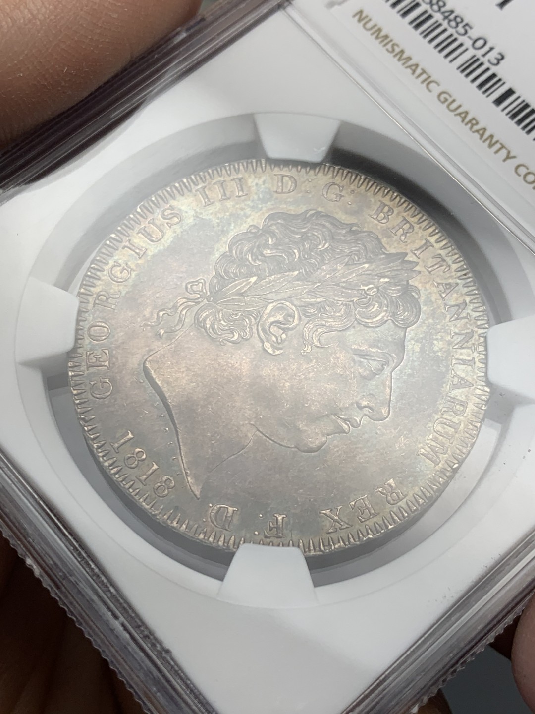《竞宝斋》第136场-周日，周一连拍 (全场包邮) NGC-MS61 英国 1818年乔治三世一克朗马剑银币 深色包浆带光