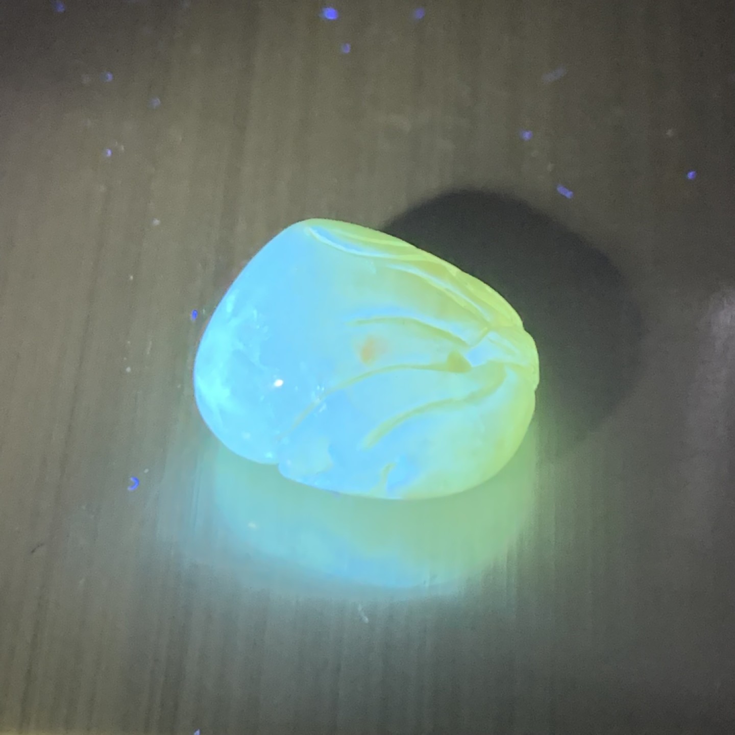 精美天然蜜蜡雕钱袋小吊坠一个