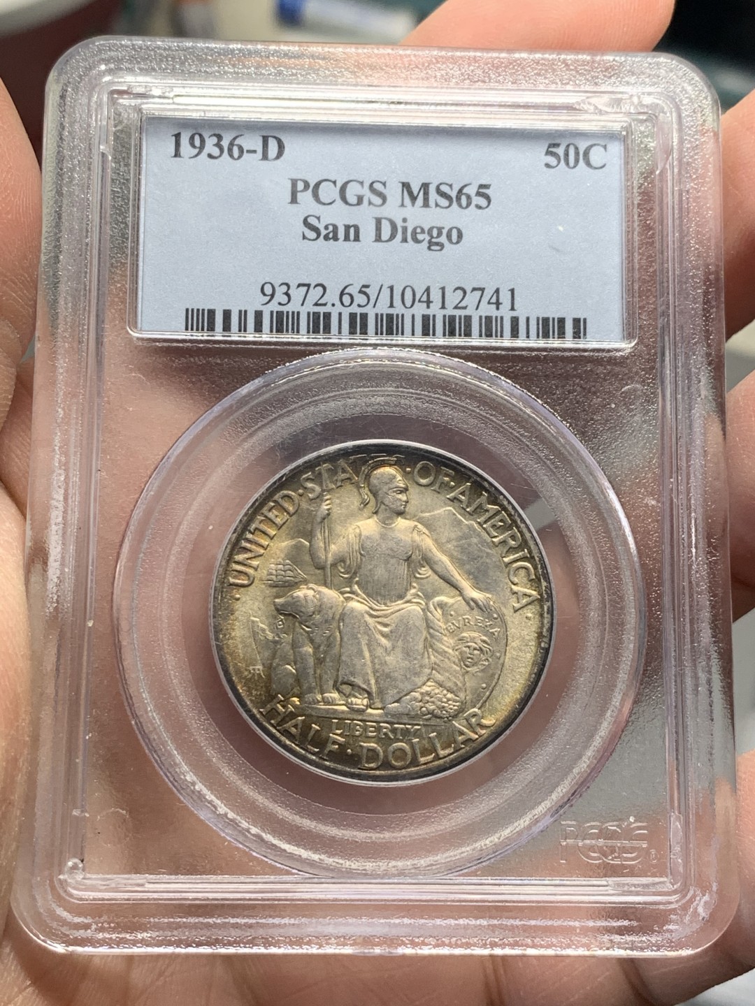 《竞宝斋》第136场-周日，周一连拍 (全场包邮) PCGS MS65 美国 1936年 圣迭戈半圆银币 老P盒 整个币两面黄油光 正面七彩环彩 状态极佳 该枚是同品类中 整体所见最好的一枚 没有之一