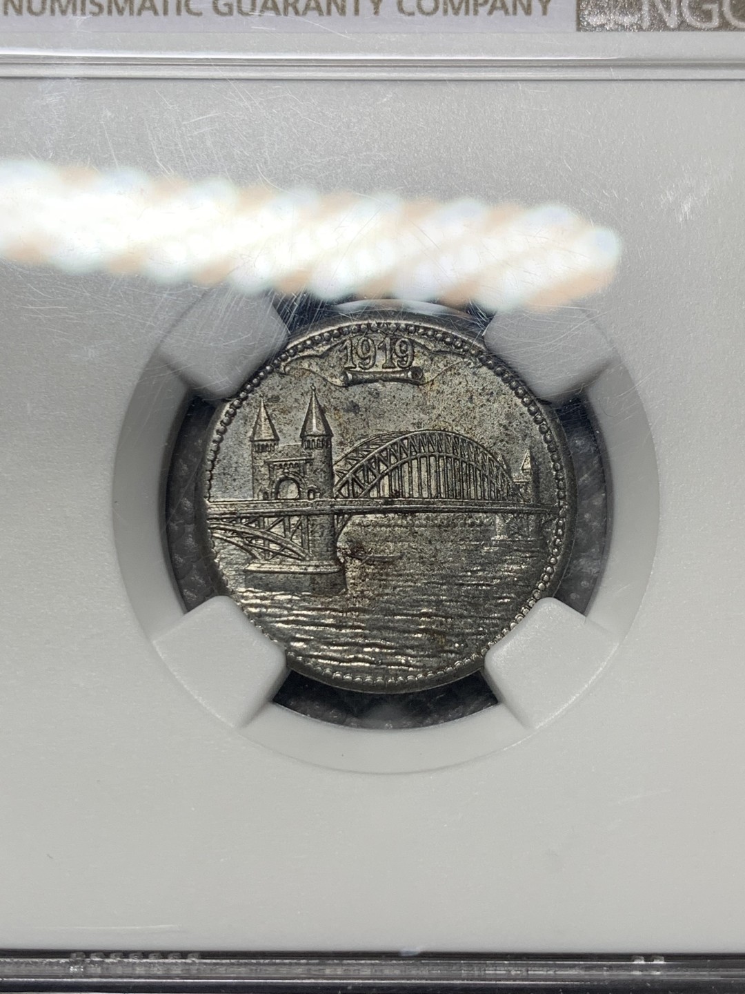 《竞宝斋》第136场-周日，周一连拍 (全场包邮) NGC-MS62 德国紧急状态时期伯恩市 1919年 10芬尼 铁质币 状态非常好德紧系列的名誉品种