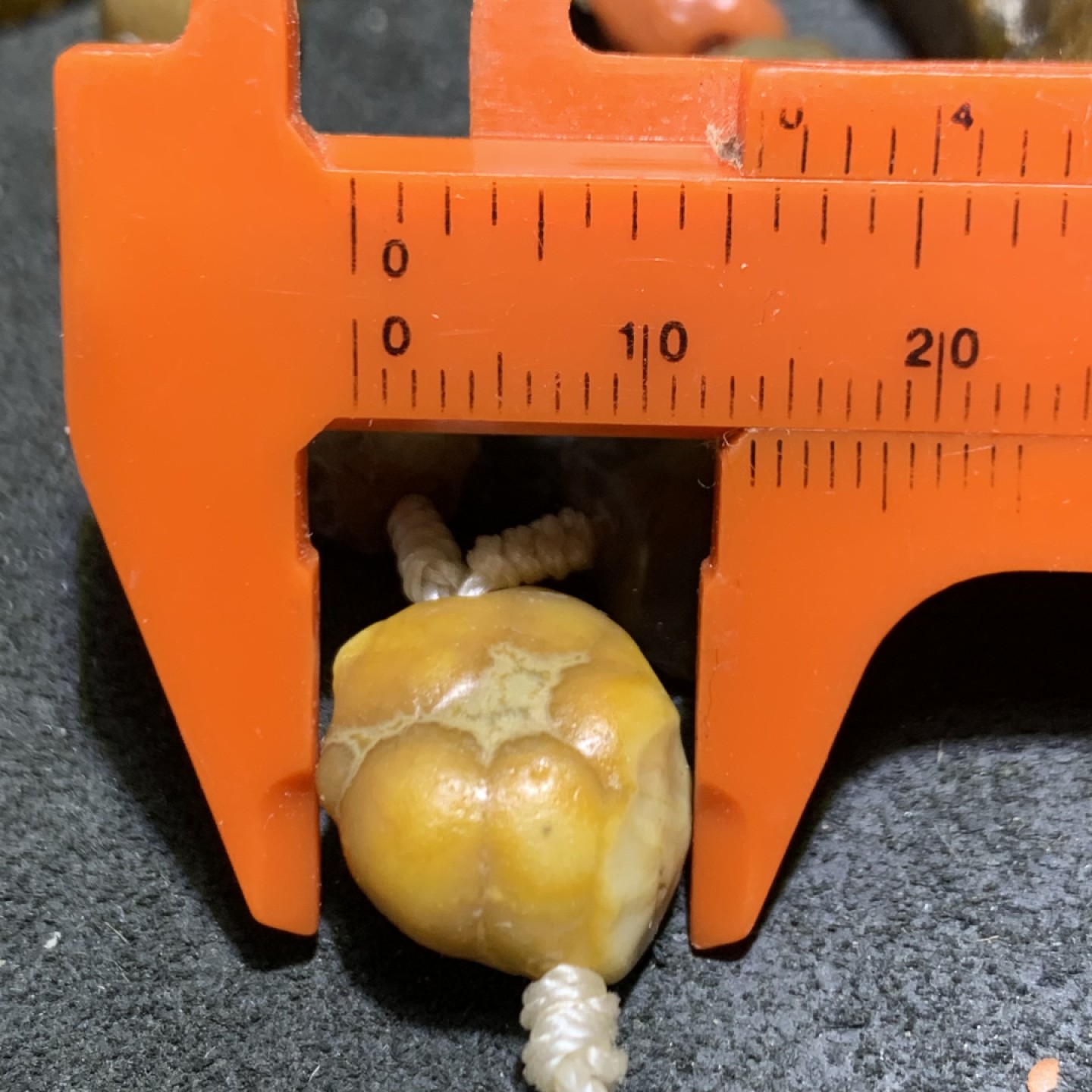 精美阿拉善筋脉玛瑙大颗粒原石108项链一条，