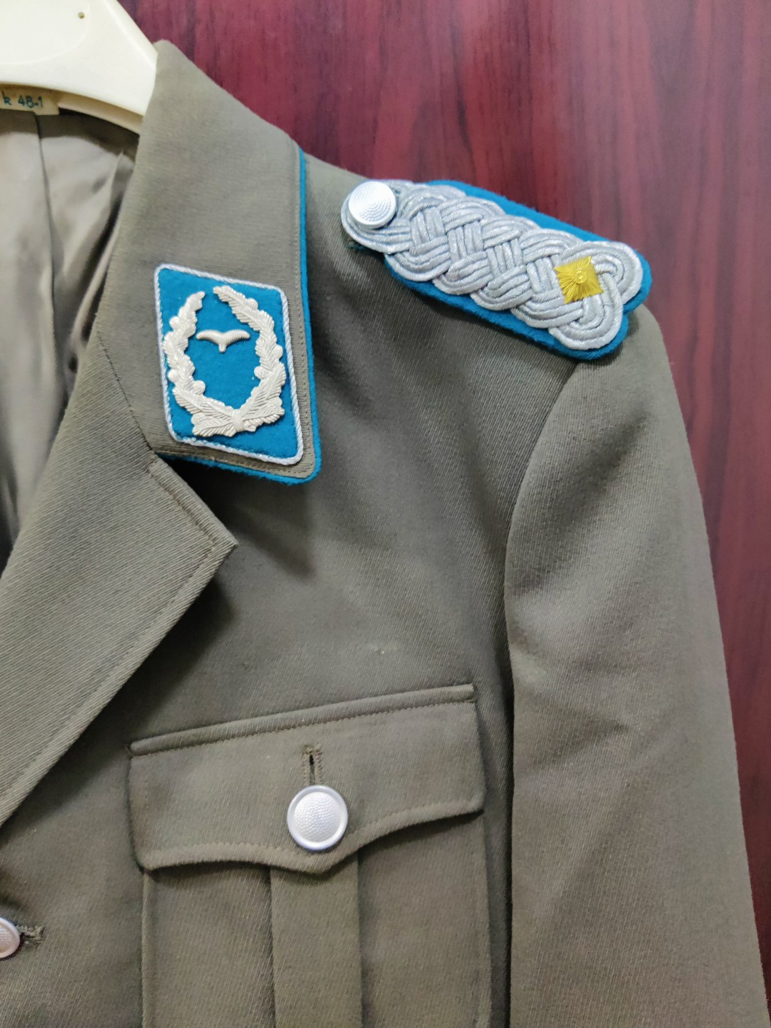 全场0元起拍 第32期 咸鱼国勋章拍卖专场 2月22日（周三）下午6：00开始 东德空军少校常服上衣 早期小标 k48-1