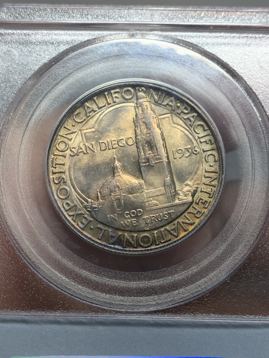 《竞宝斋》第136场-周日，周一连拍 (全场包邮) PCGS MS65 美国 1936年 圣迭戈半圆银币 老P盒 整个币两面黄油光 正面七彩环彩 状态极佳 该枚是同品类中 整体所见最好的一枚 没有之一