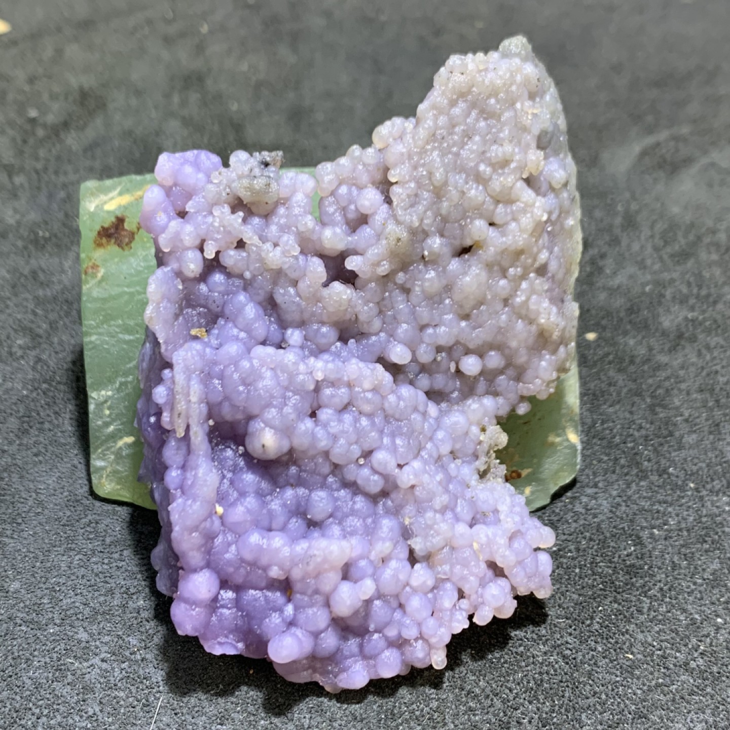 精美印尼紫罗兰葡萄玛瑙原石一个，