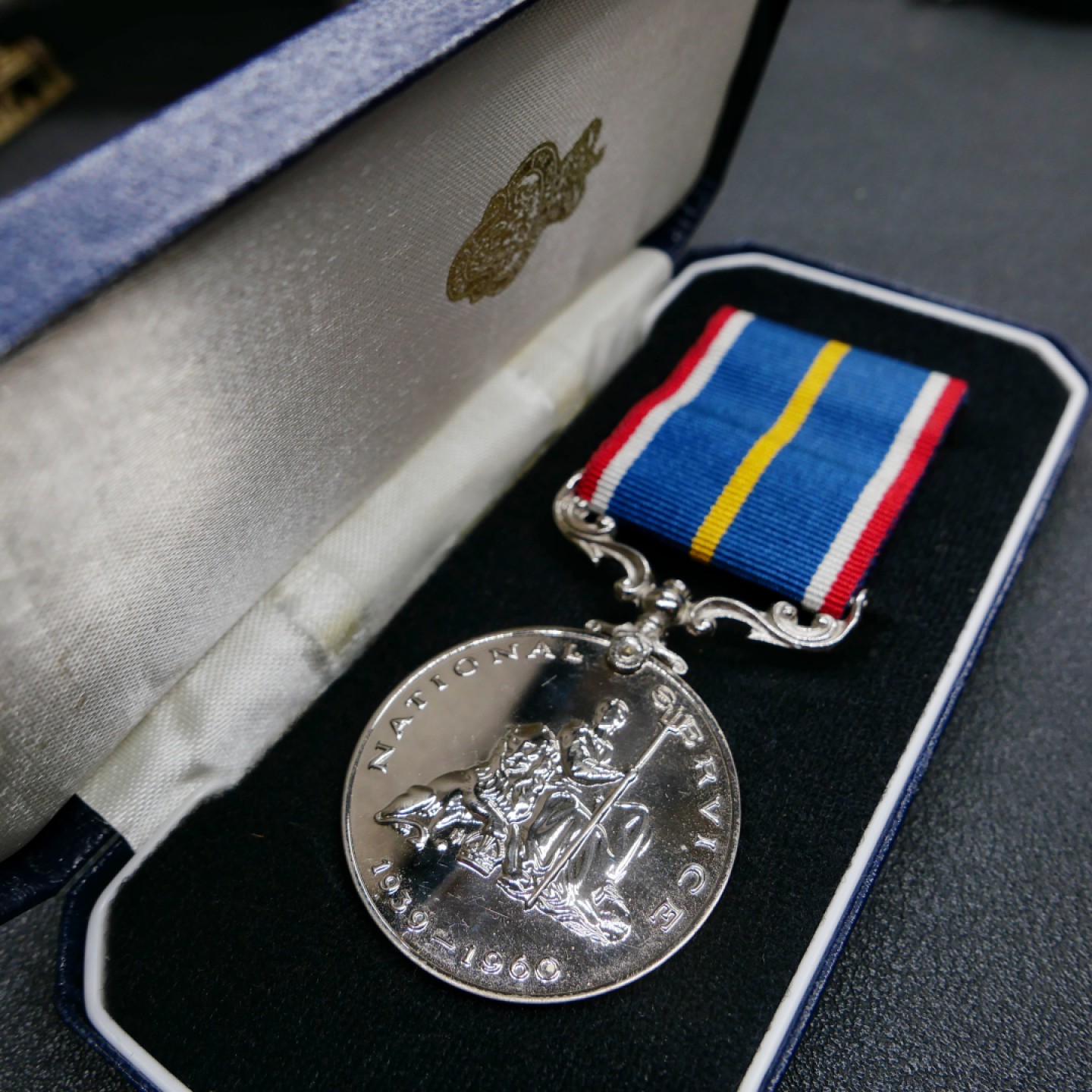 交易所2月25日英国/联邦币章专场 英国国防服务奖章，原盒，授予皇家空军老兵