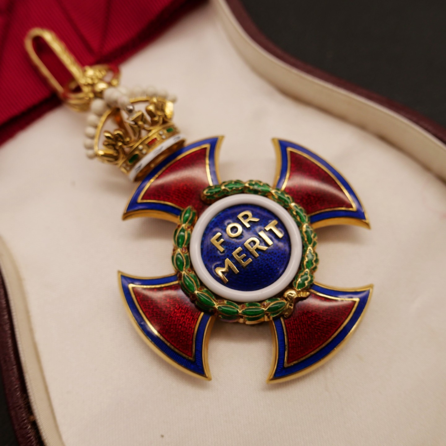 交易所2月25日英国/联邦币章专场 英国功绩勋章，金质，伊丽莎白二世版本，罕见原品！